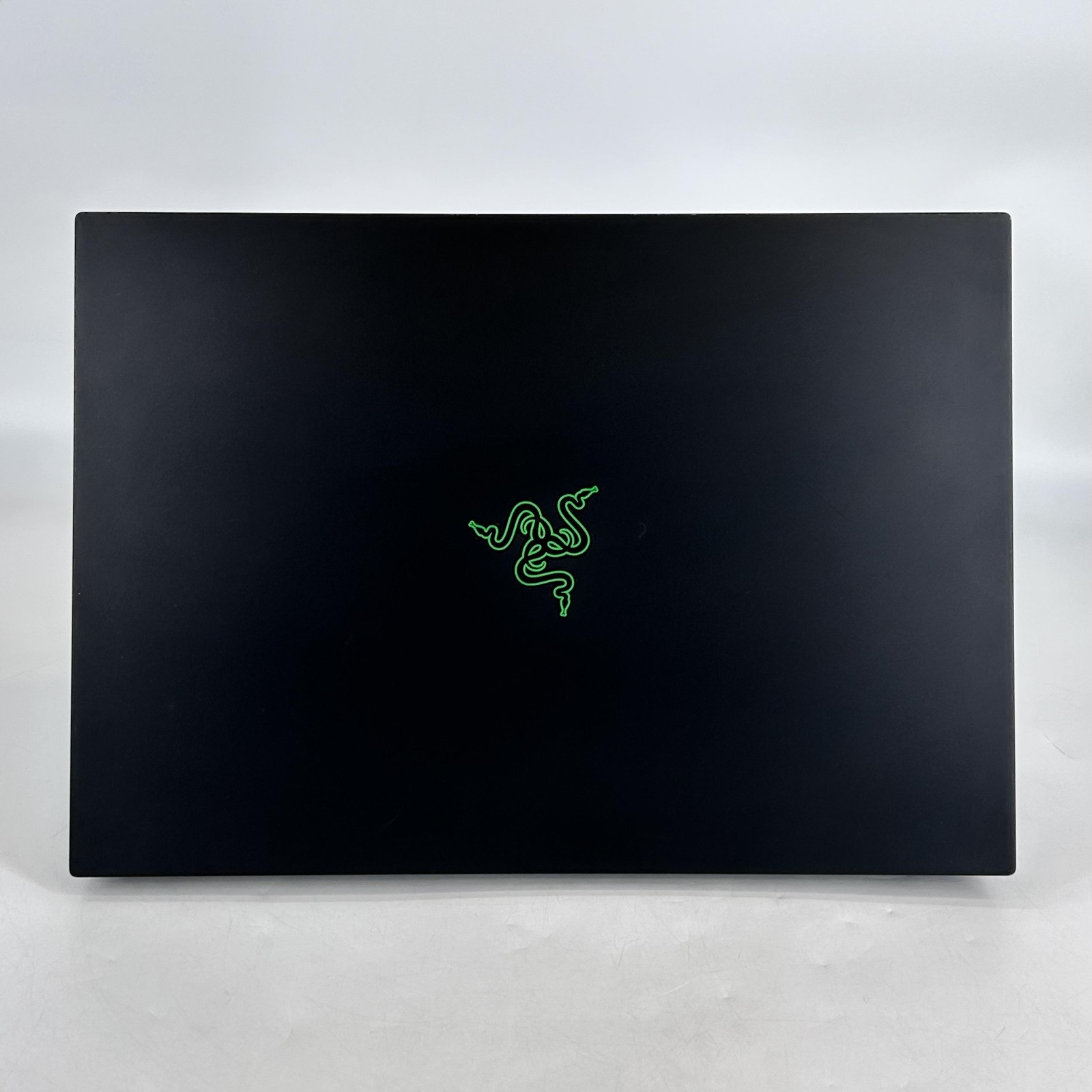 Razer Blade 16 240Hz QHD+ 2025 2.0 GHz Ryzen AI 9 365 16GB 1TB SSD RTX 5060