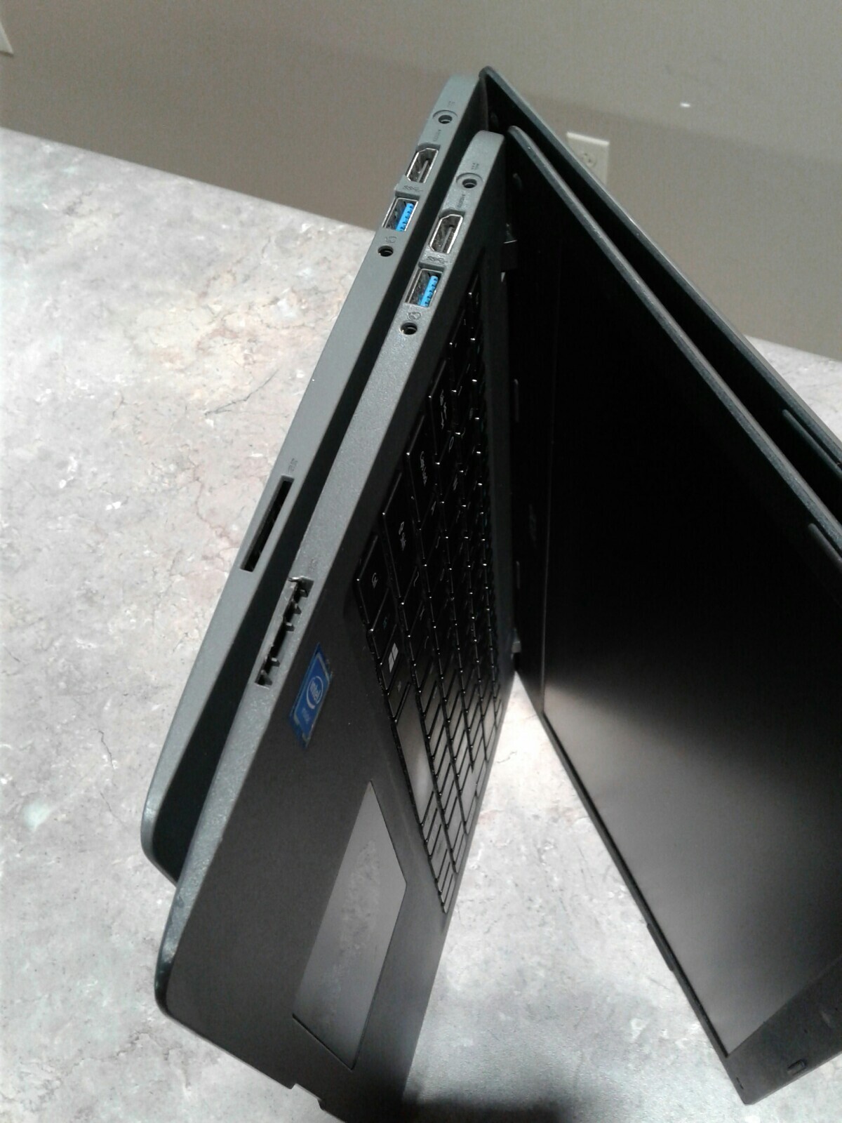 2x Acer Aspire One Cloudbook 14″ AO1-431-C8G8 Celeron N30X0 2GB DDR3L 32GB eMMC
