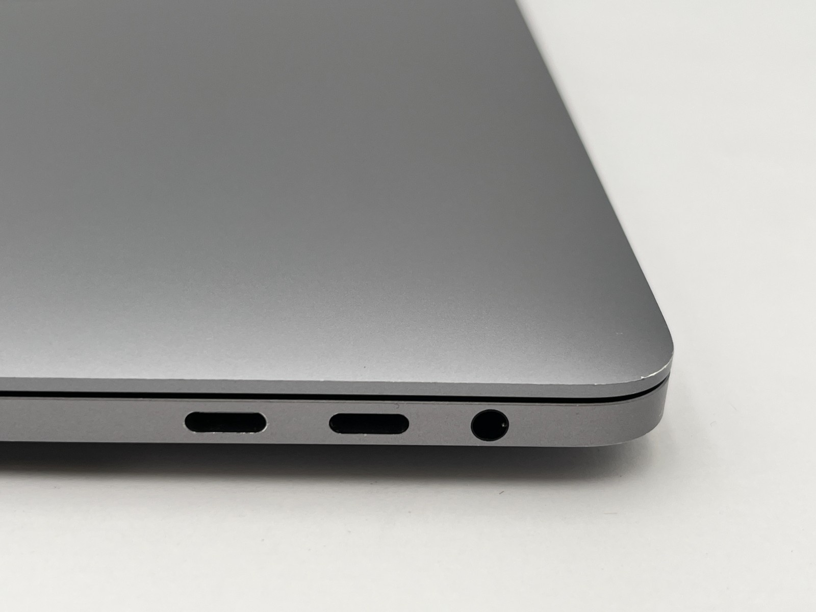 APPLE A2251 13″ MACBOOK PRO 2020 i5-1038NG7@ 2.0 GHz 16GB DDR4 500 TAHOE