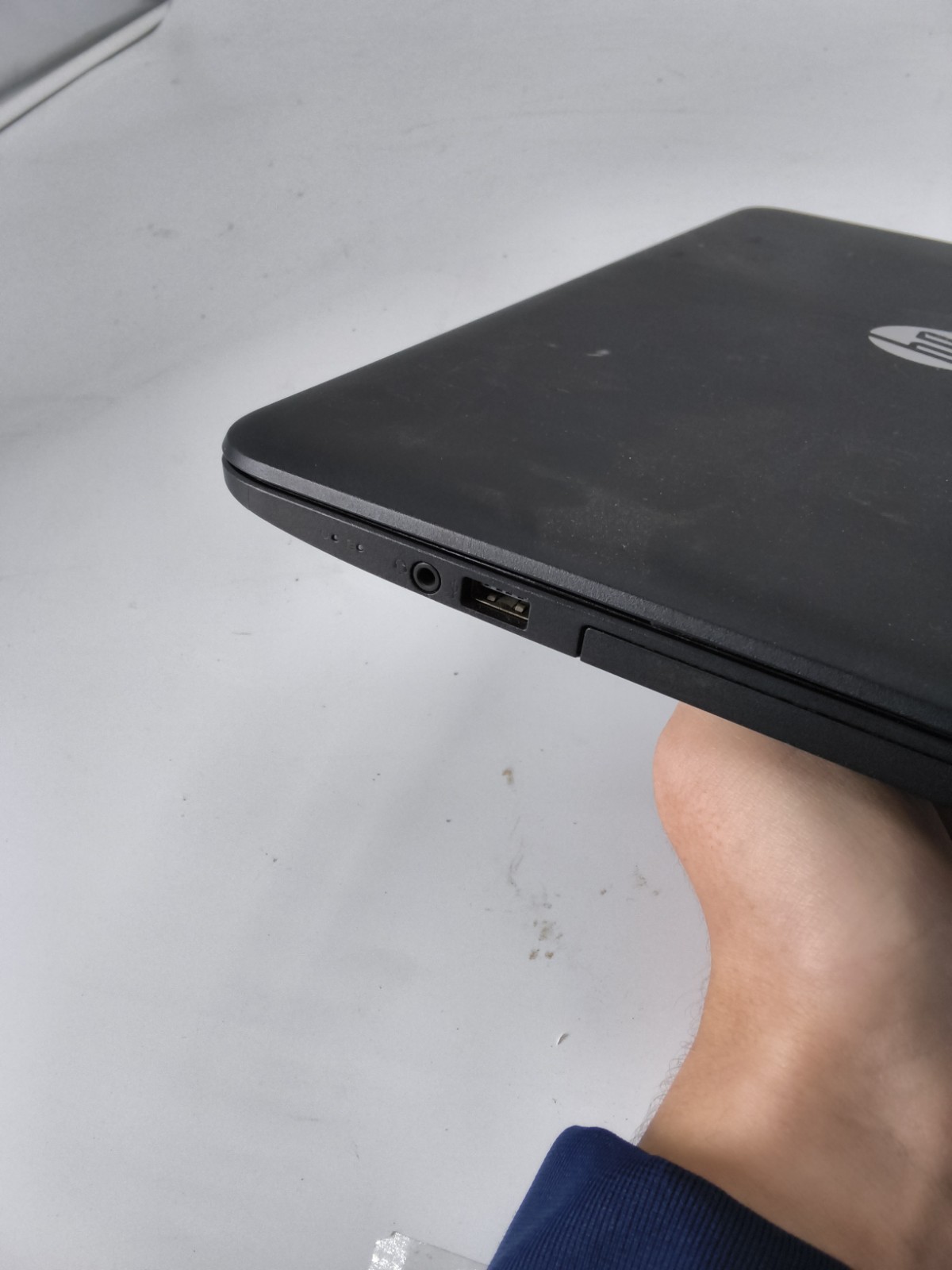HP 15 Notebook PC | AMD A6-5200 Radeon HD Graphics | 4 GB Ram | 440 GB See Desc!