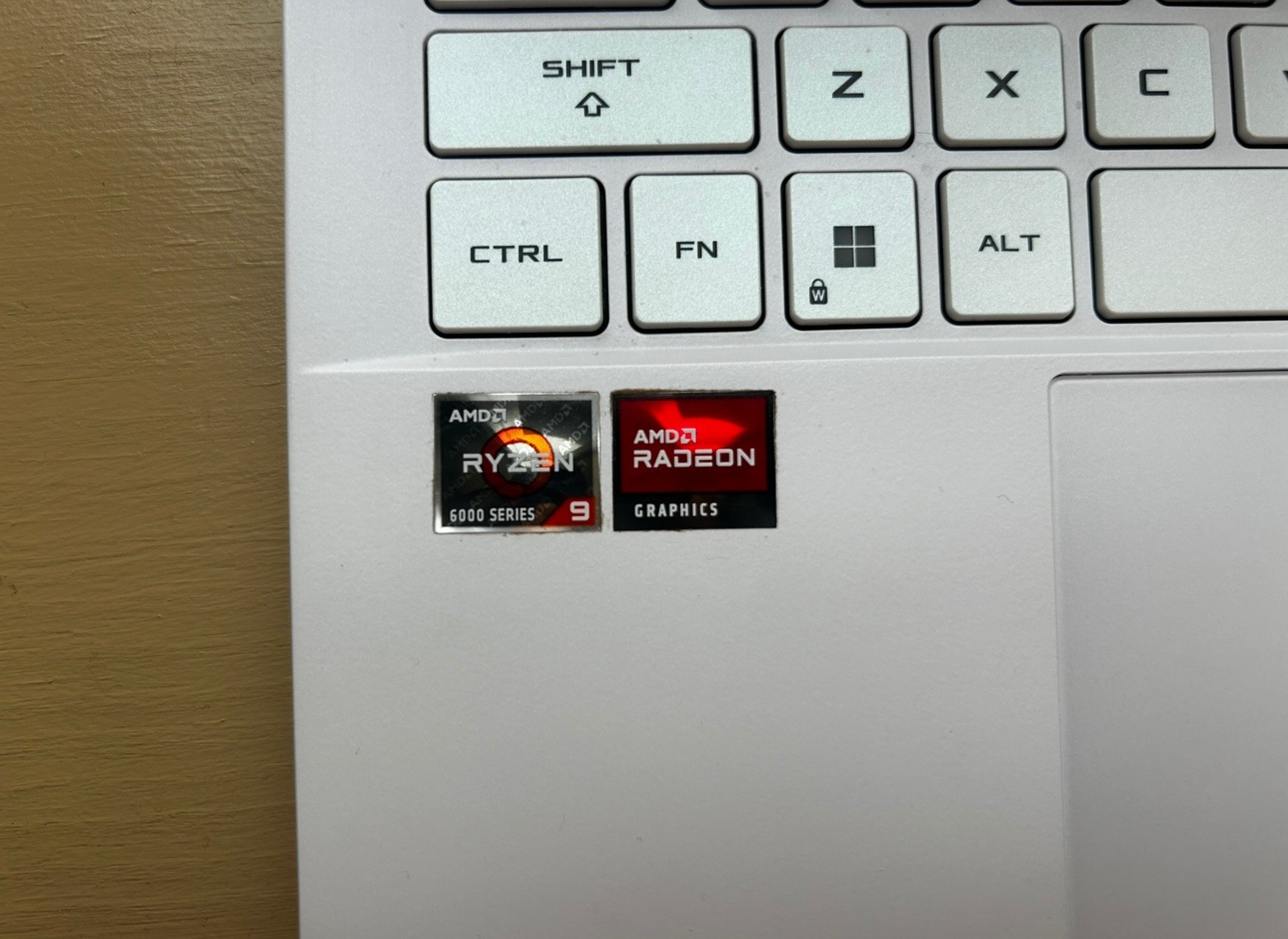ASUS ROG Zephyrus G14 14″ Gaming Ryzen 9 6900HS 16GB RAM 1TB M.2 SSD RX 6700S