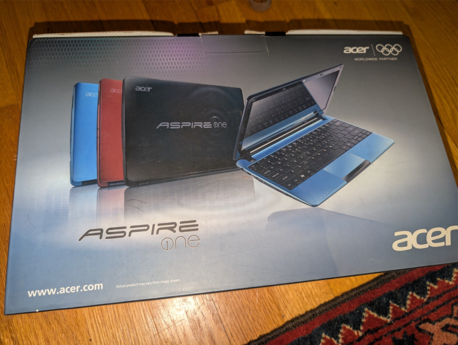 Acer Aspire One 722 Netbook Laptop AMD C60 2GB 320GB HHD Windows 7 original box