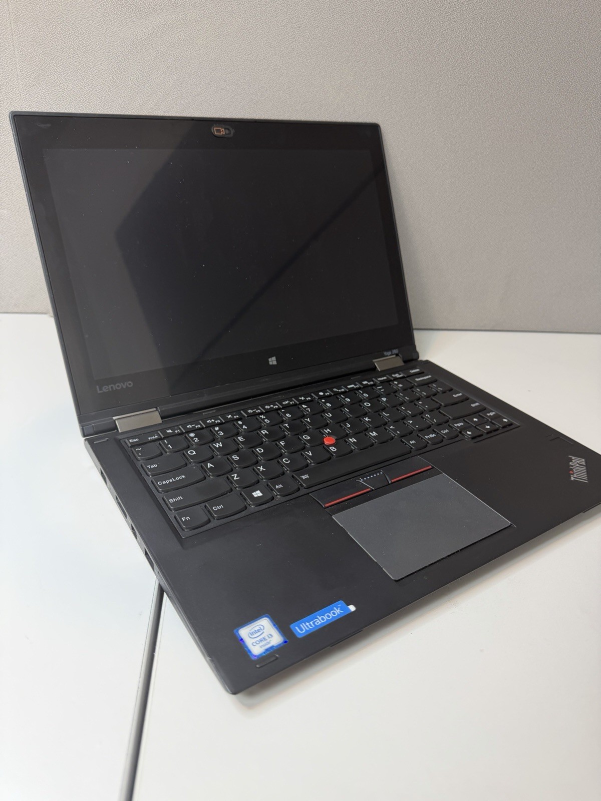 Lenovo ThinkPad Yoga 260 12.5” Touch Laptop i3-6100U 4GB RAM, 128GB SSD +Charger