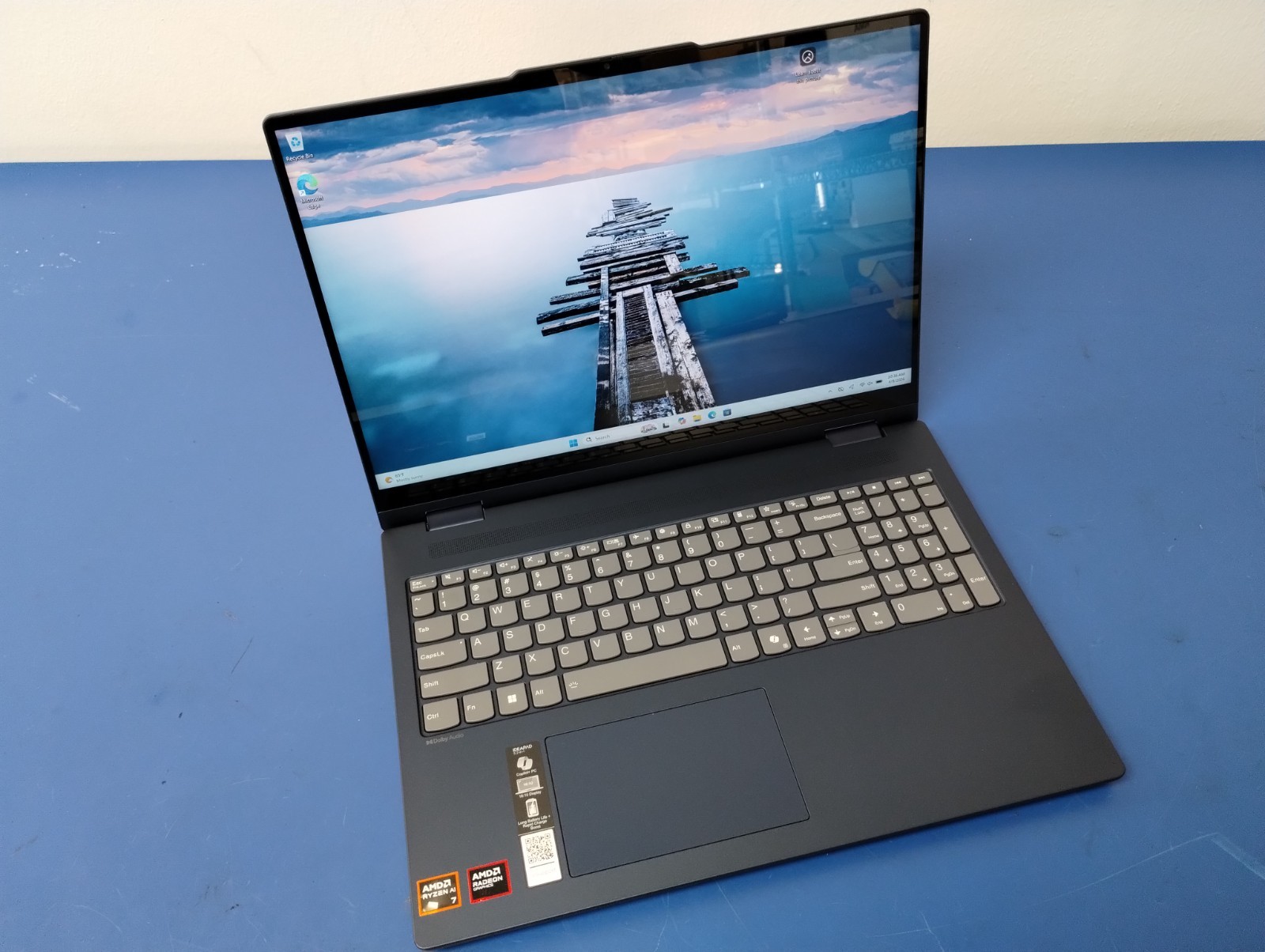 Lenovo IdeaPad 5 2-in-1 16AKP10, AMD Ryzen AI 7 350, 16 GB RAM, 1 TB NVMe SSD