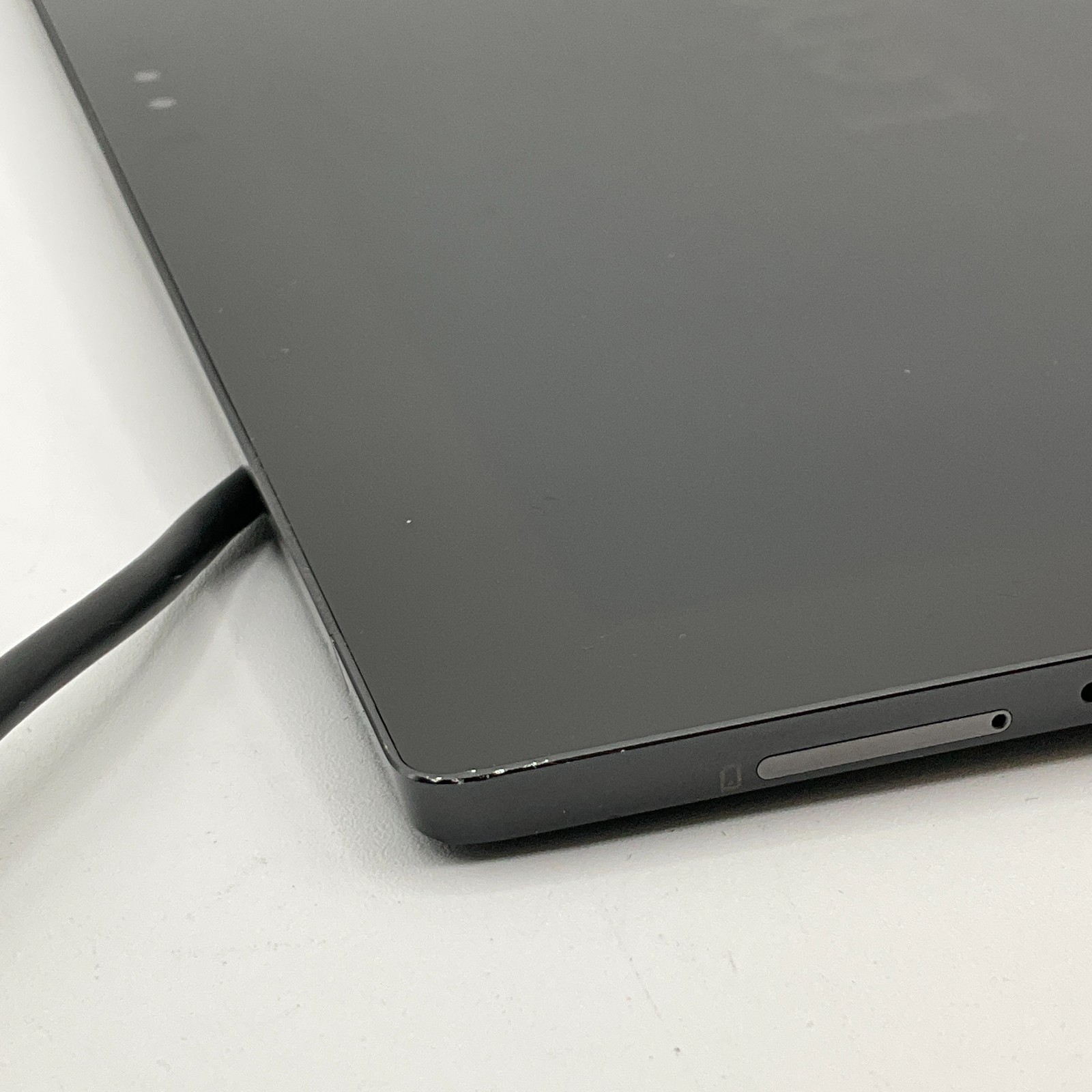 Lenovo Miix 630 Tablet Snapdragon 835 4 GB RAM 128 GB SSD With Keyboard- NO PEN!
