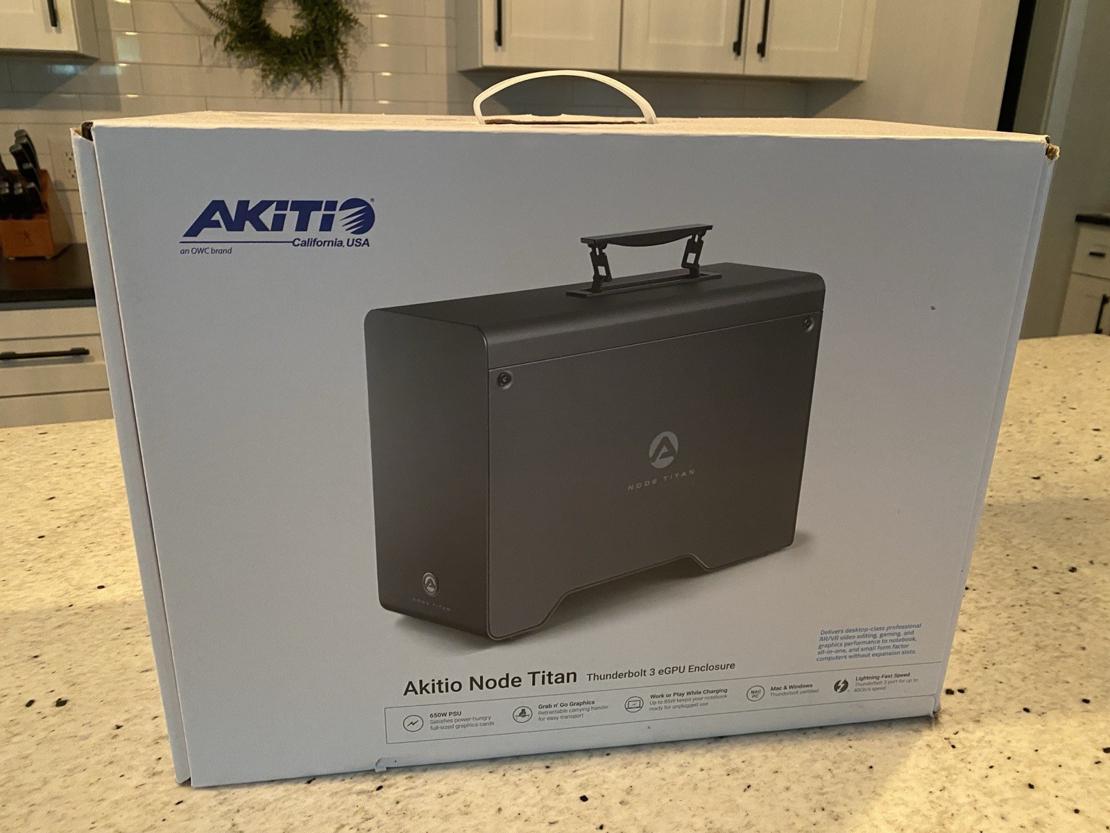 AKiTiO Node Titan Thunderbolt 3 eGPU w/ RX590 8GB Card