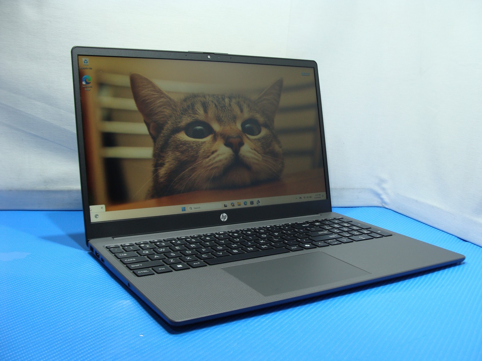 HP 255R G10 15.6″ FHD AMD RYZEN 7 7735U 2.6GHz 16GB 512GB SSD Win 11Pro +Charger