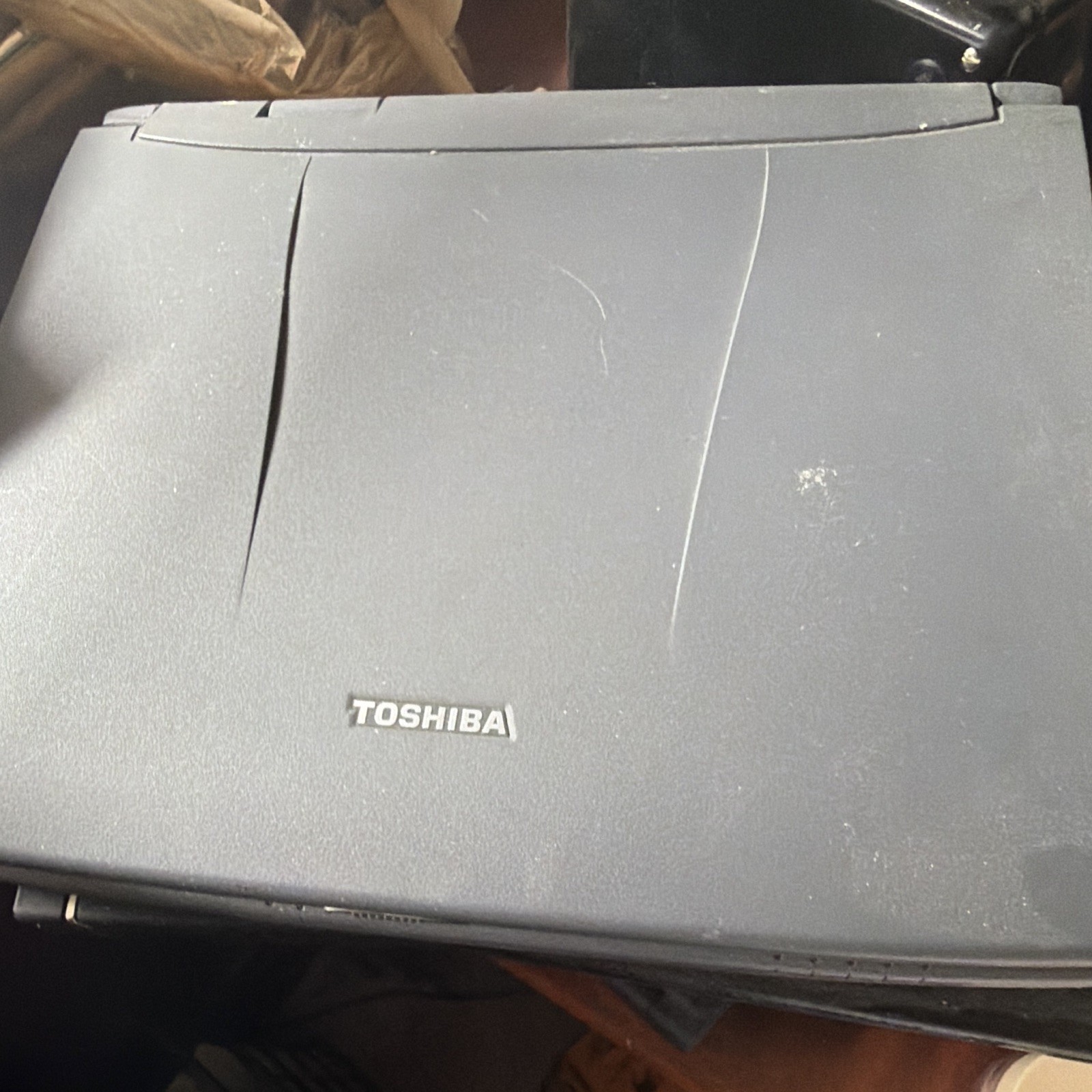 Toshiba Satellite 2535CDS 14in Pentium 166MHz 32MB 2GB HDD Optical Gray