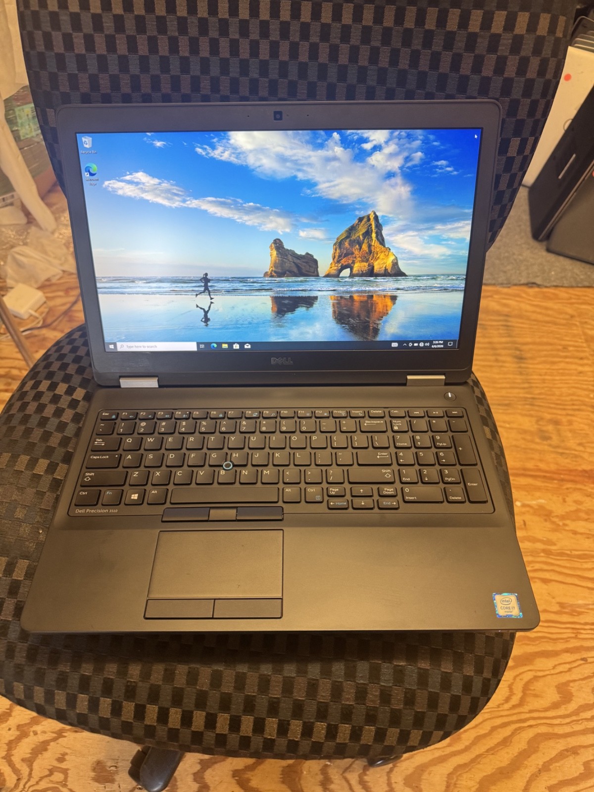 Dell Precision 3510, i7, 256gb SSD, 8gb Ram, Win 10 Pro, 6th gen.