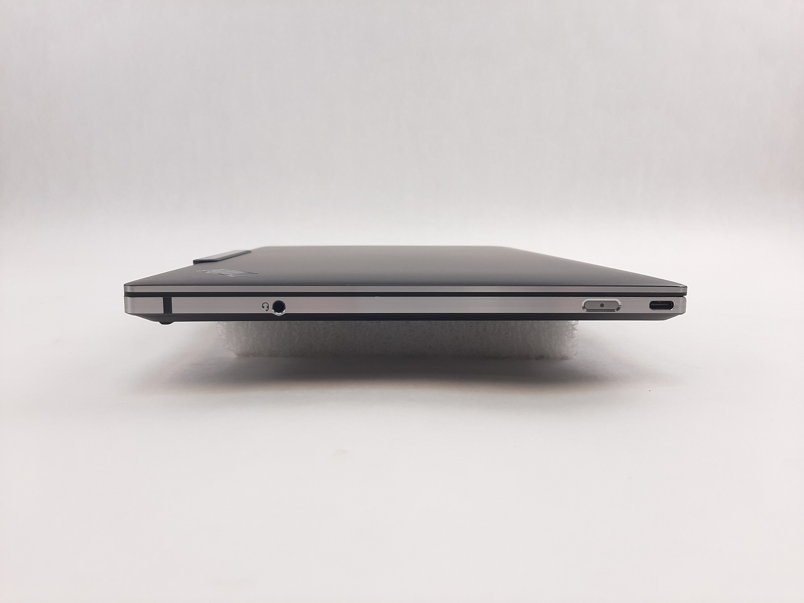 Lenovo ThinkPad Z13 Gen 1 Ryzen 7 PRO 6850U 2.7GHz 16GB RAM 1TB NVMe No AC C4*16