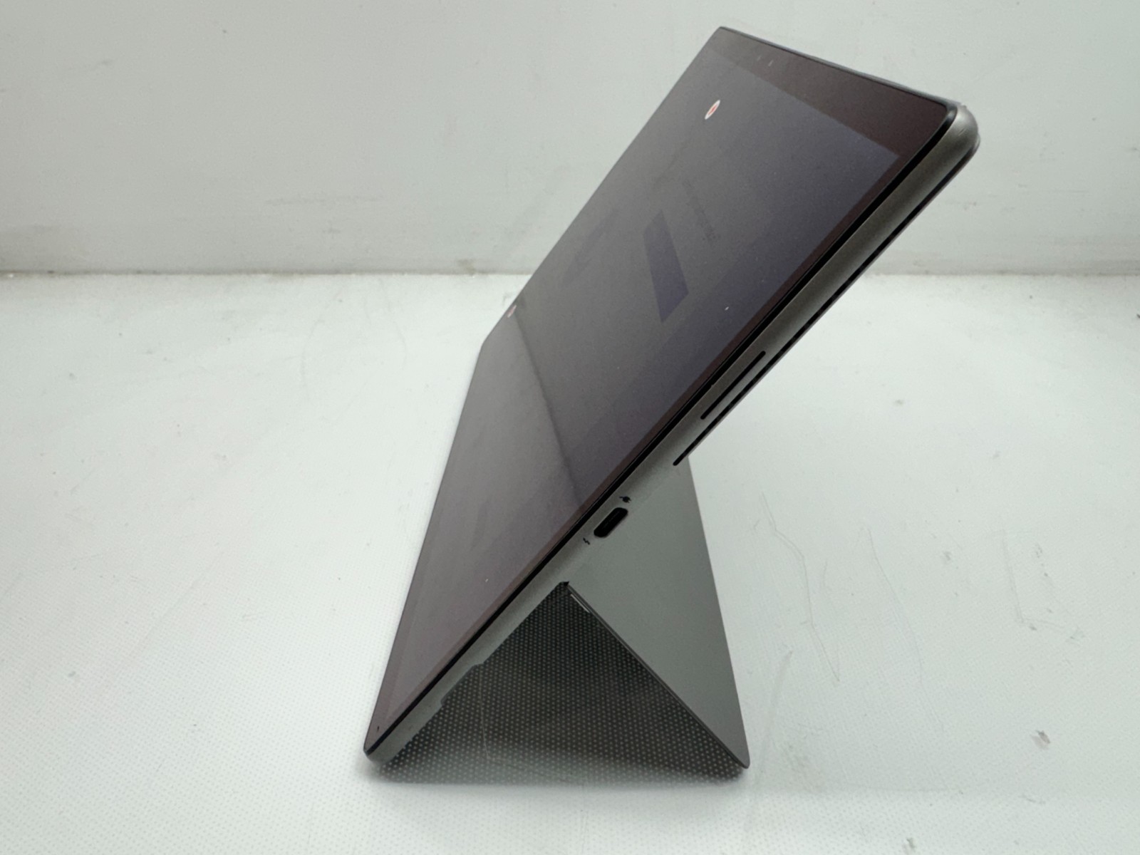 Latitude 7320 Detachable Intel i5-1140G7@1.1GHz 16GB 256G W/AC Win11 **READ**