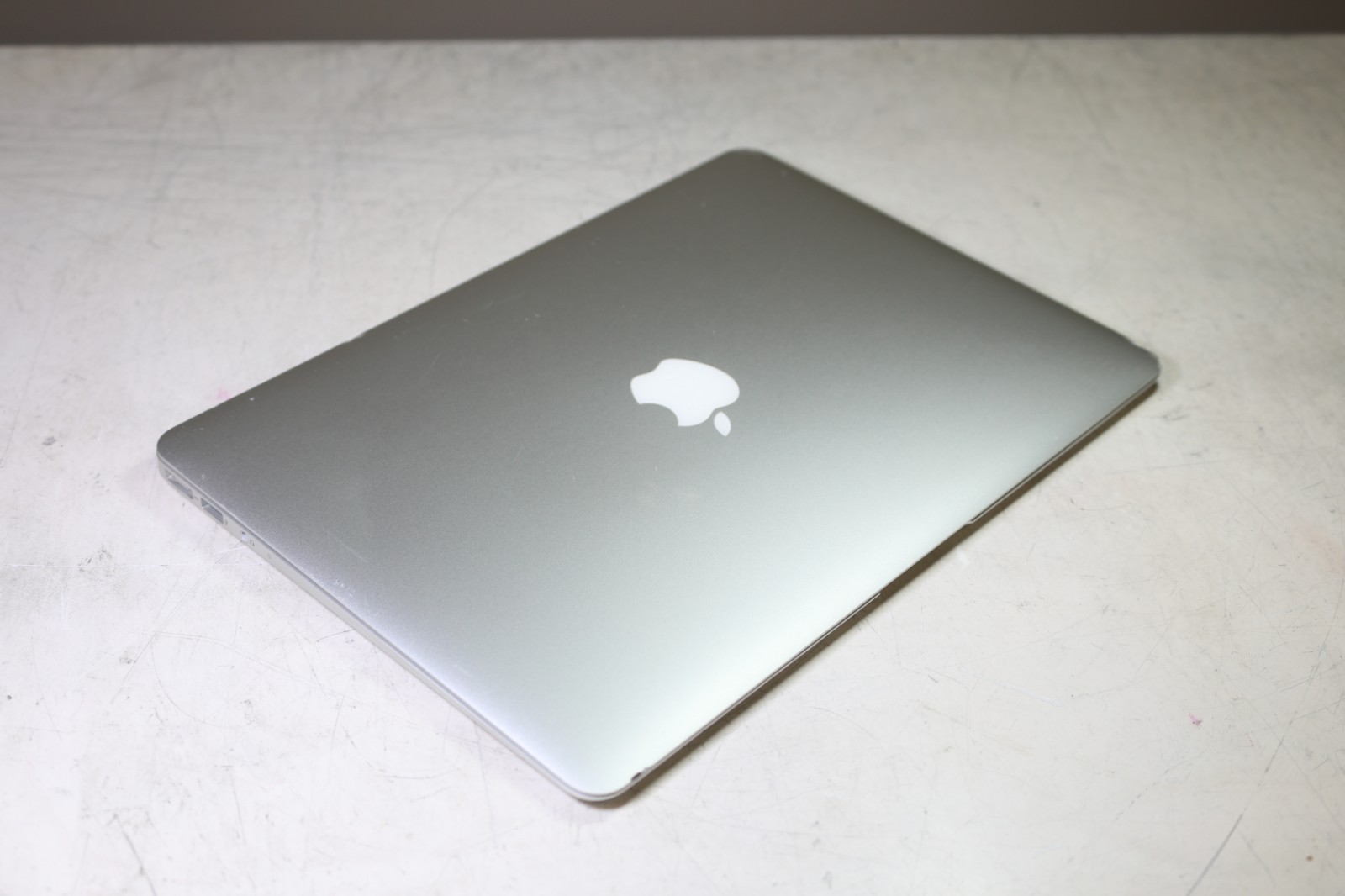 MacBook Air (A1466) Intel(R) Core(TM) i5-3427U CPU @ 1.80GHz-4GB RAM-128GB SSD