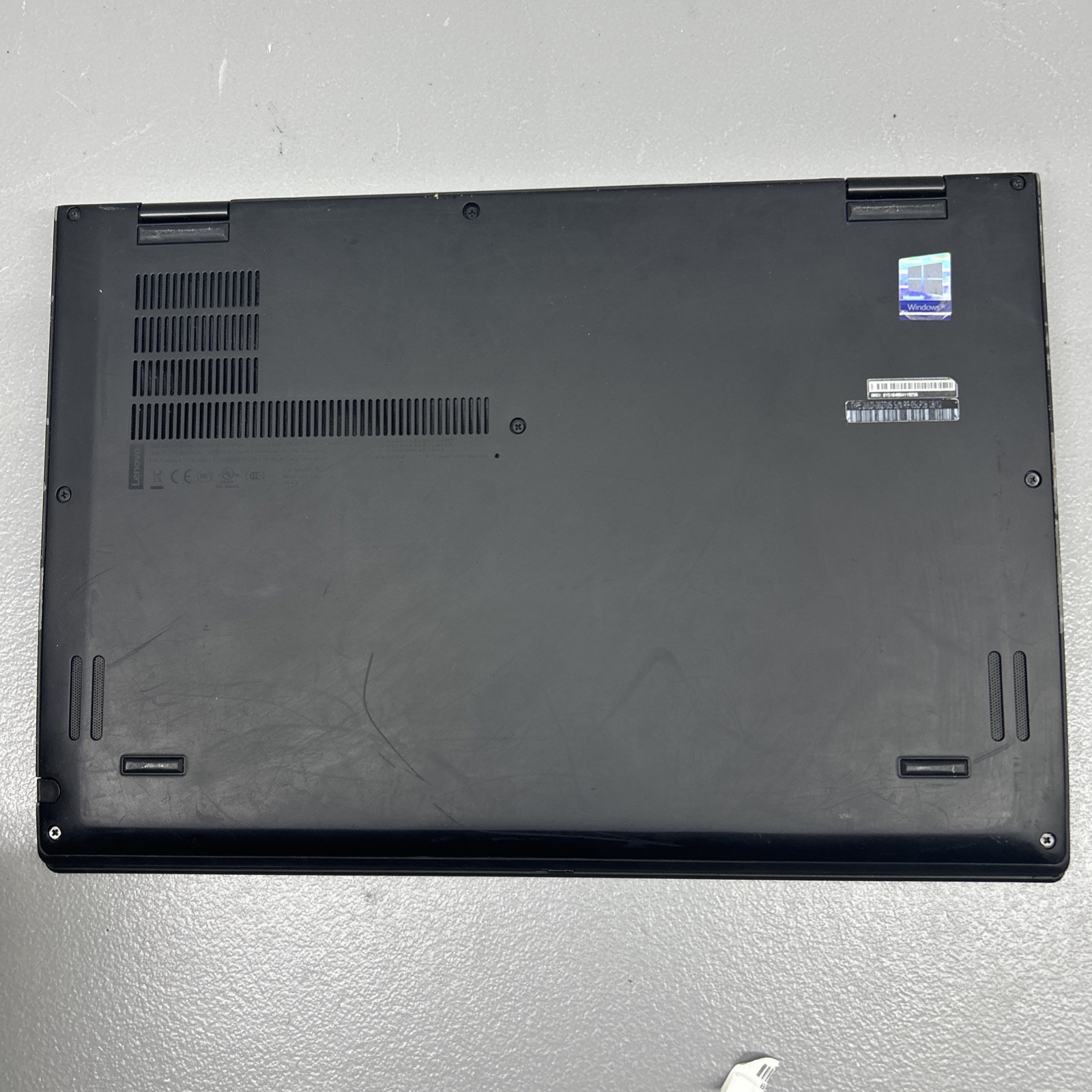 Lenovo ThinkPad X1 Yoga 14″Intel Core i7-10510U, 1.80GHz, NOSSD/RAM., AS IS