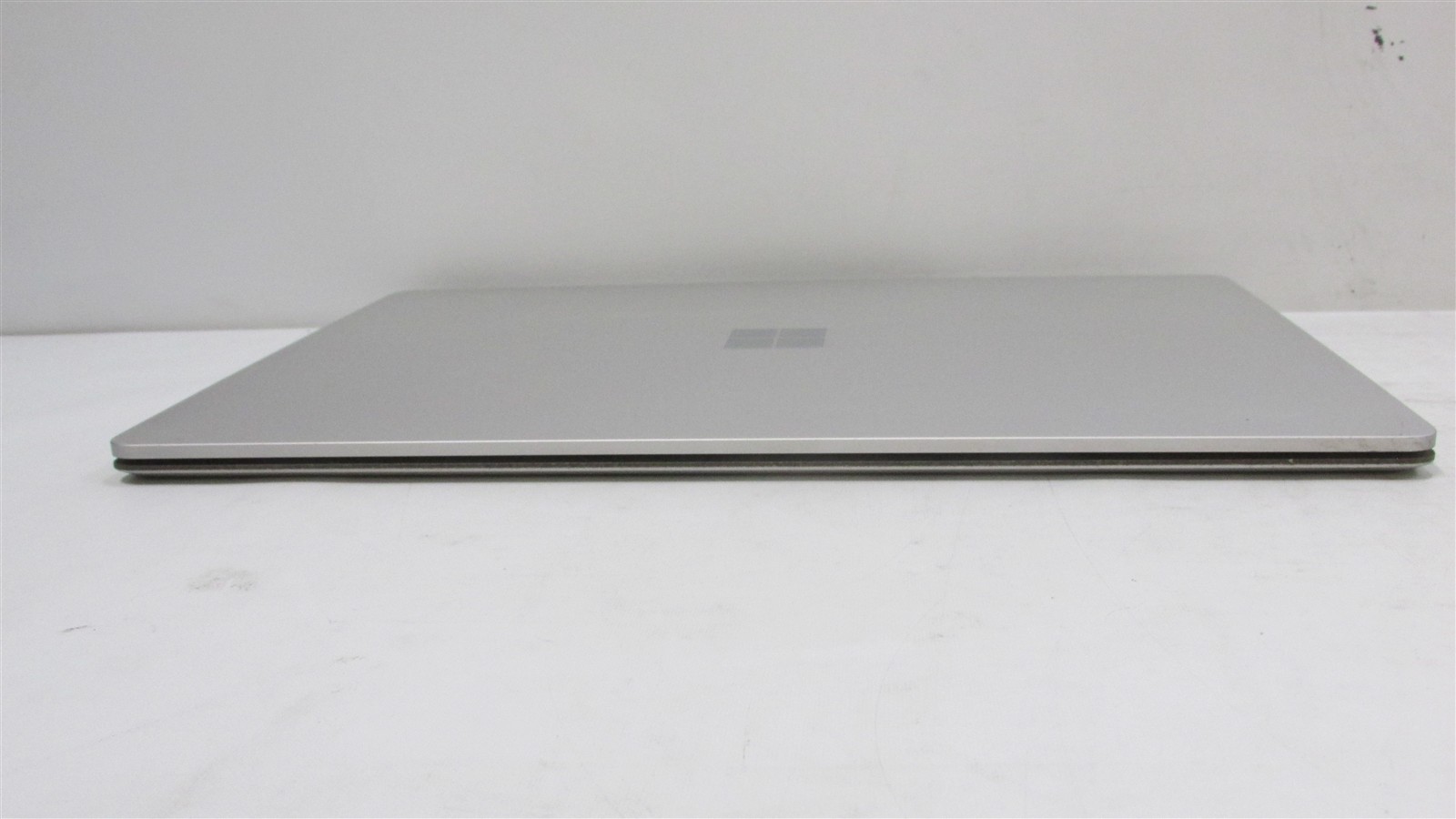 Microsoft Surface Laptop 2 1769 i5-8350U 2.4GHz 8GB RAM 128GB 13.5″ Win 11 Pro