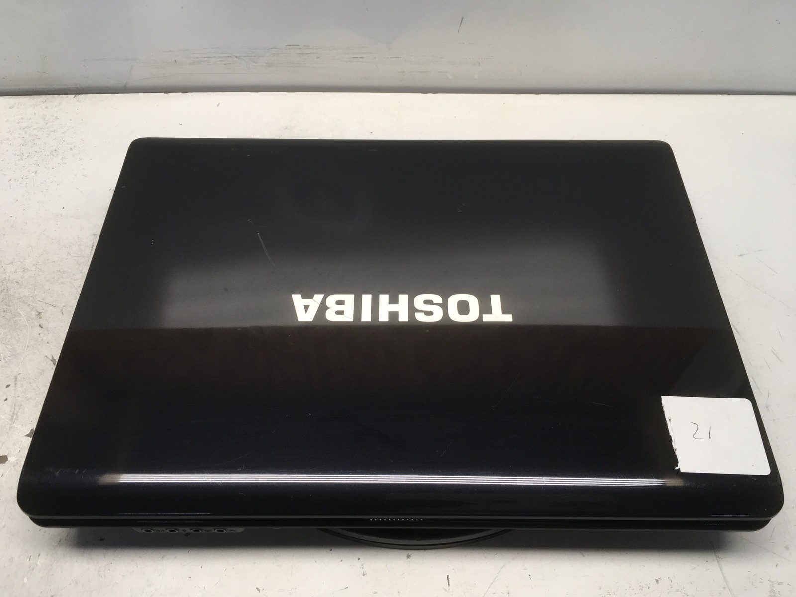 Toshiba Satellite P205D-S8804 AMD 64 X2 TL-60 2GHz 3 GB NO HDD No Batt