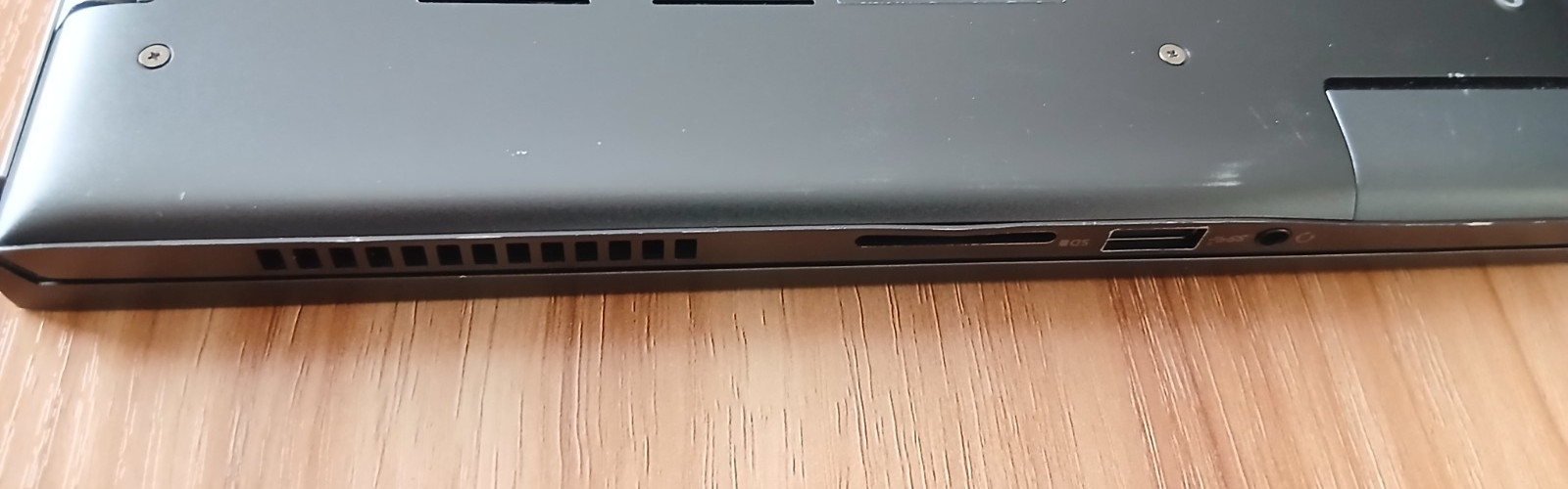 DELL VOSTRO 15 7510 i7-11800H RXT 3050 15.6″ FHD 8/512***READ