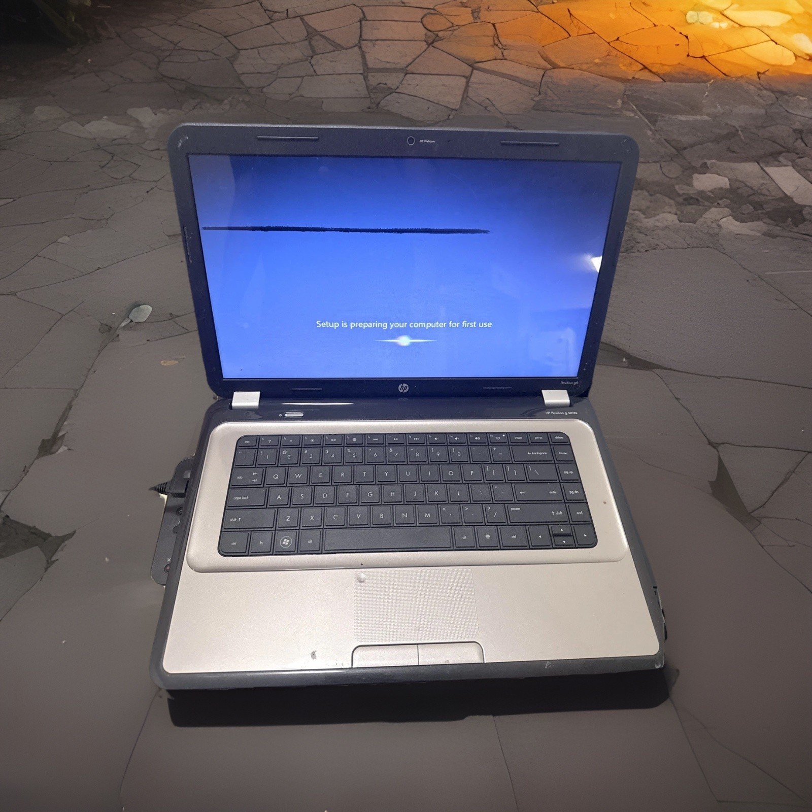 HP Pavilion G6 AMD A4-3305M APU with RadeonHD 4 GB Windows 7 Working-OEM Charge