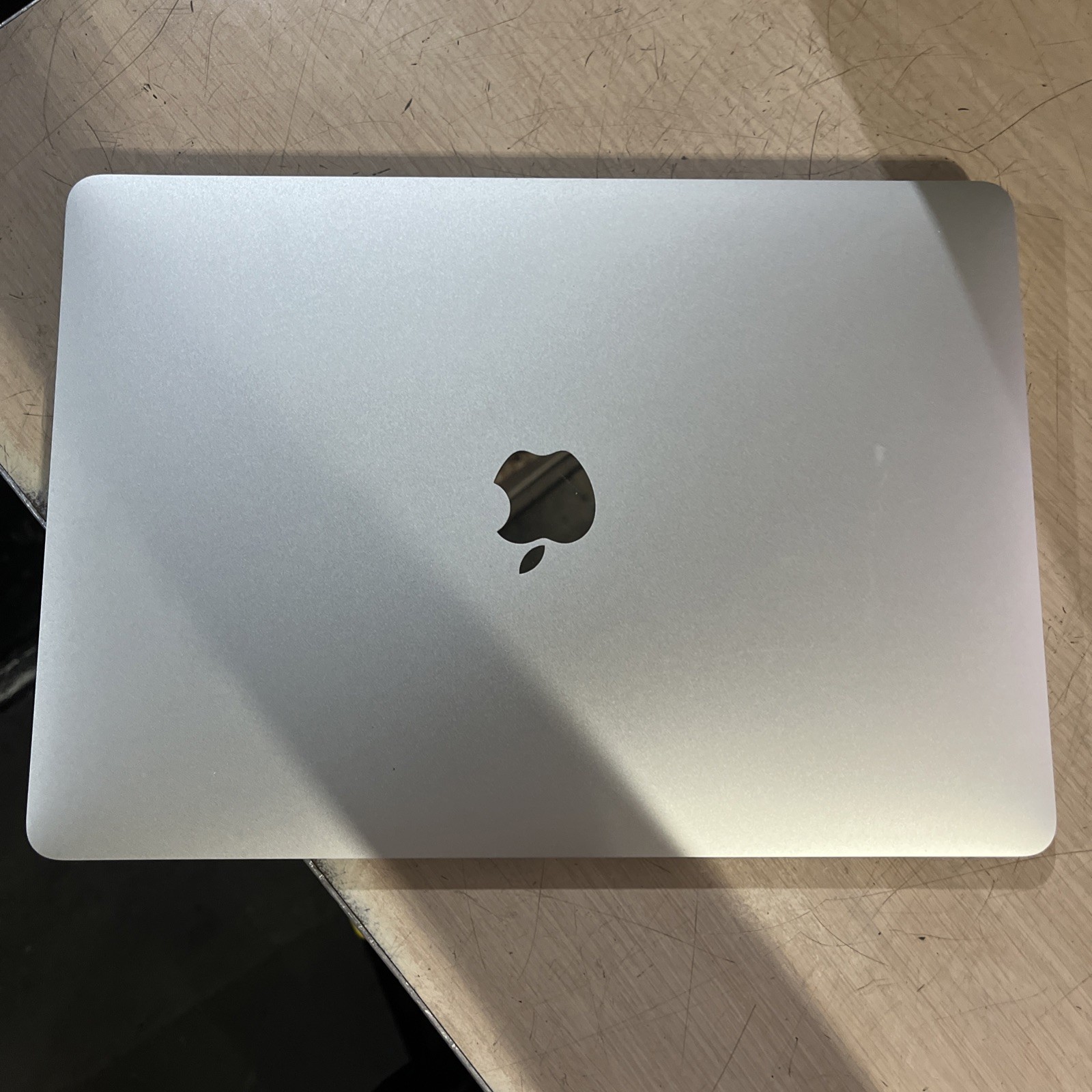 APPLE MACBOOK AIR 13″ SCISSOR, 2020 CORE I3-1000NG4 1.1GHZ 8GB RAM 256SSD –