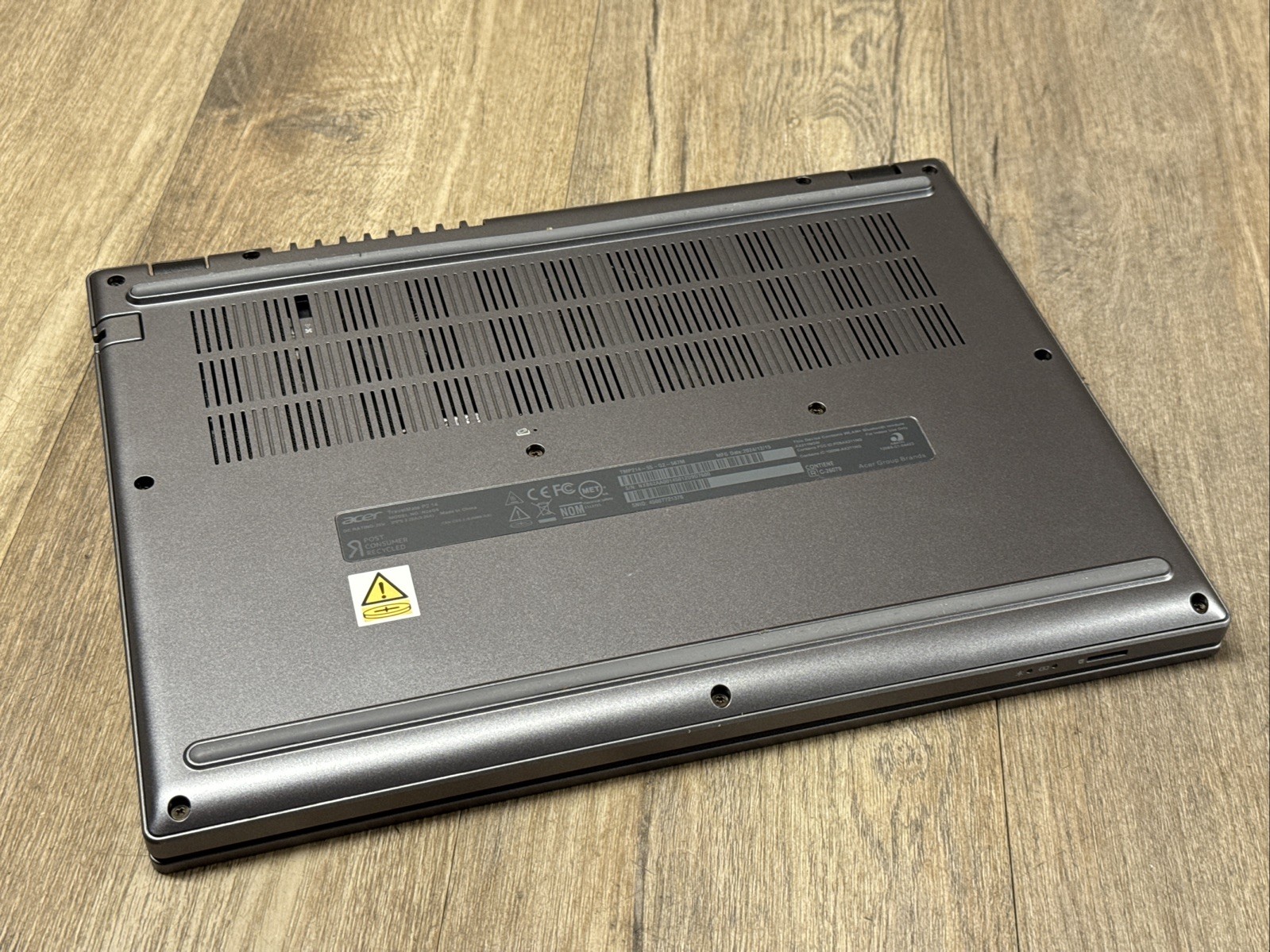 Acer TravelMate P214 i5 2.40GHz 8GB RAM 256GB SSD 14in