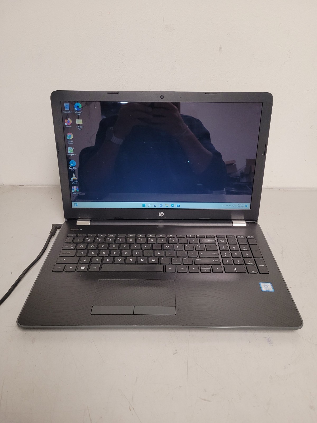 Hp laptop 15- bs0xx 15.6″ i3-7100u 2.4ghz 8gb ram 180gb ssd charger CND7201Q3X