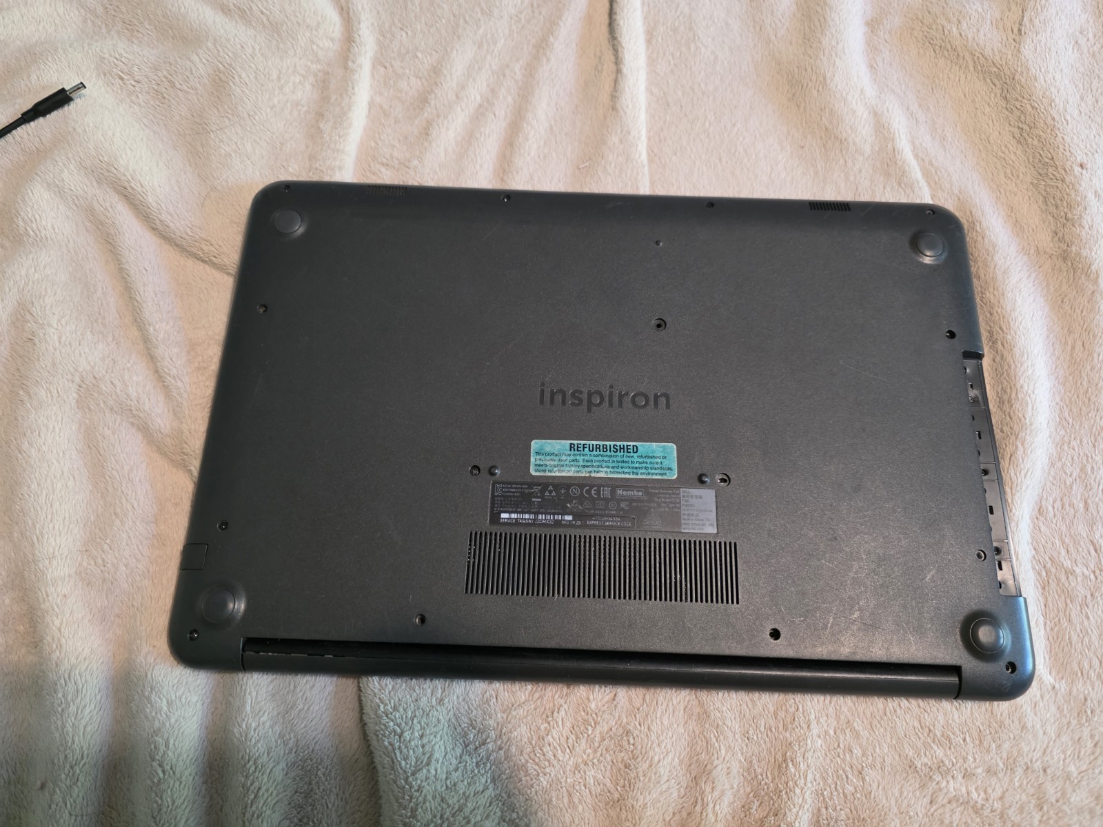 Dell Inspiron 17 5000 Series, i3 7th Gen Intel, 8GB DDR4, P32E001