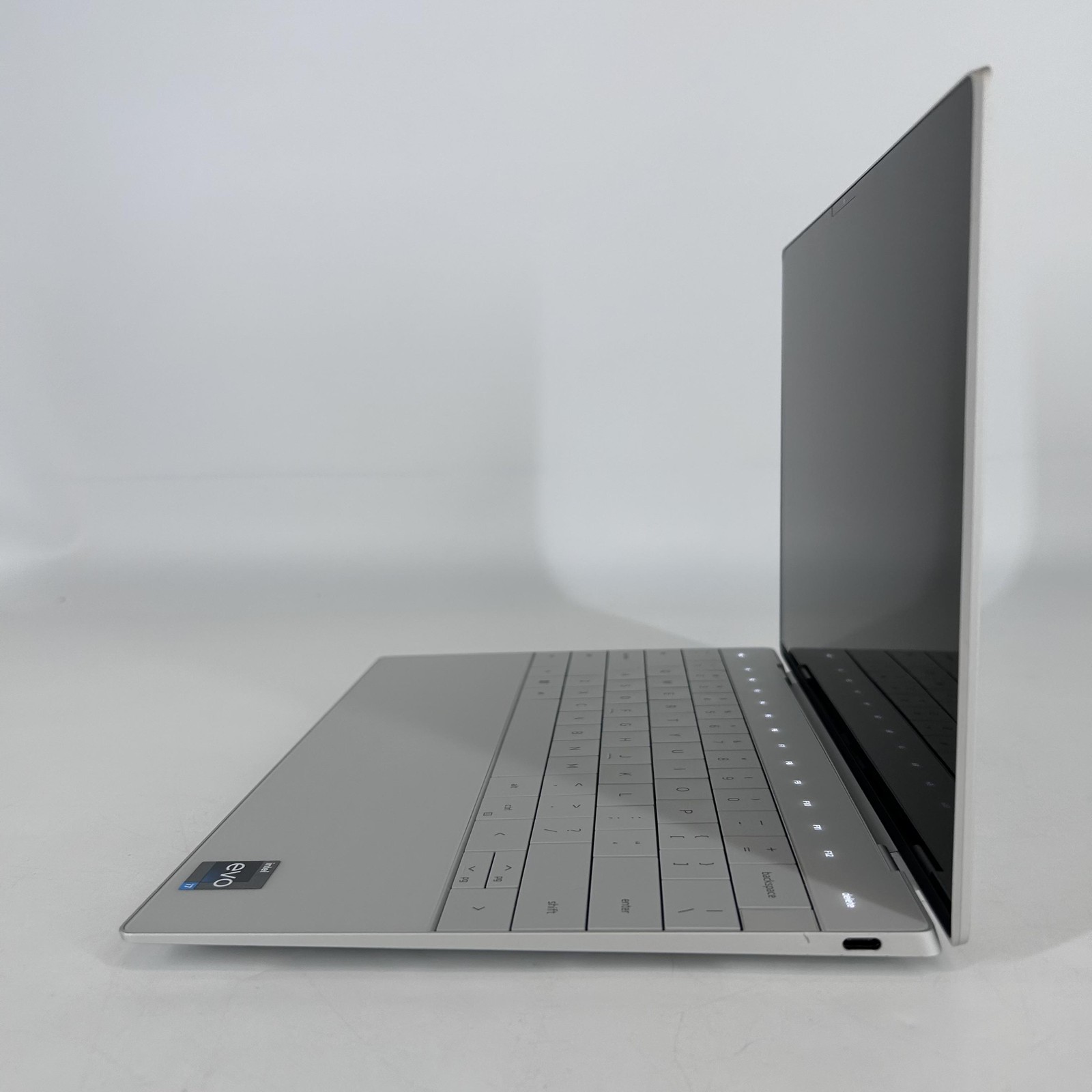 Dell XPS 13 Plus 9320 Silver UHD+ TOUCH 2.1 GHz i7-1260P 16GB 512GB SSD Good