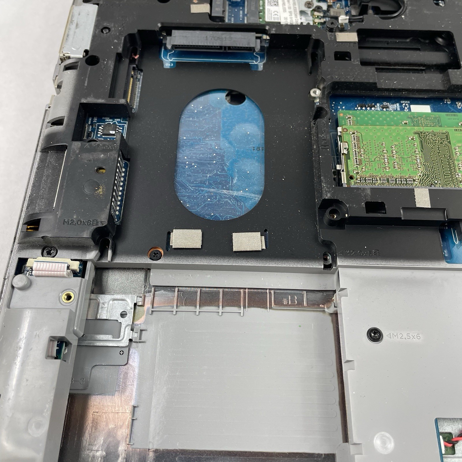 HP ProBook 640 G3 14″ i5-7200U 2.50 GHz 8 GB RAM No SSD/OS/AC/Batt – Bad Corner