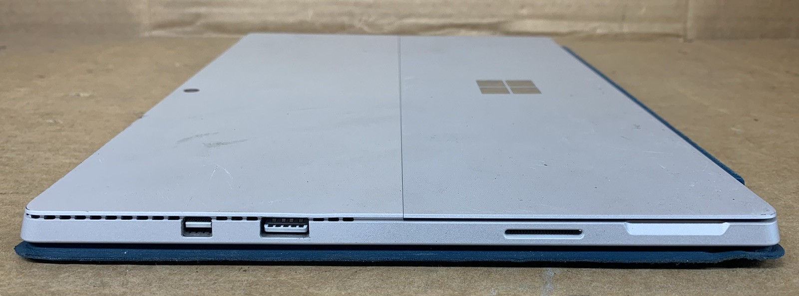 Microsoft Surface Pro 4 1724 Intel Core i5-6300U 8GB DDR4 RAM 256GB SSD *READ*