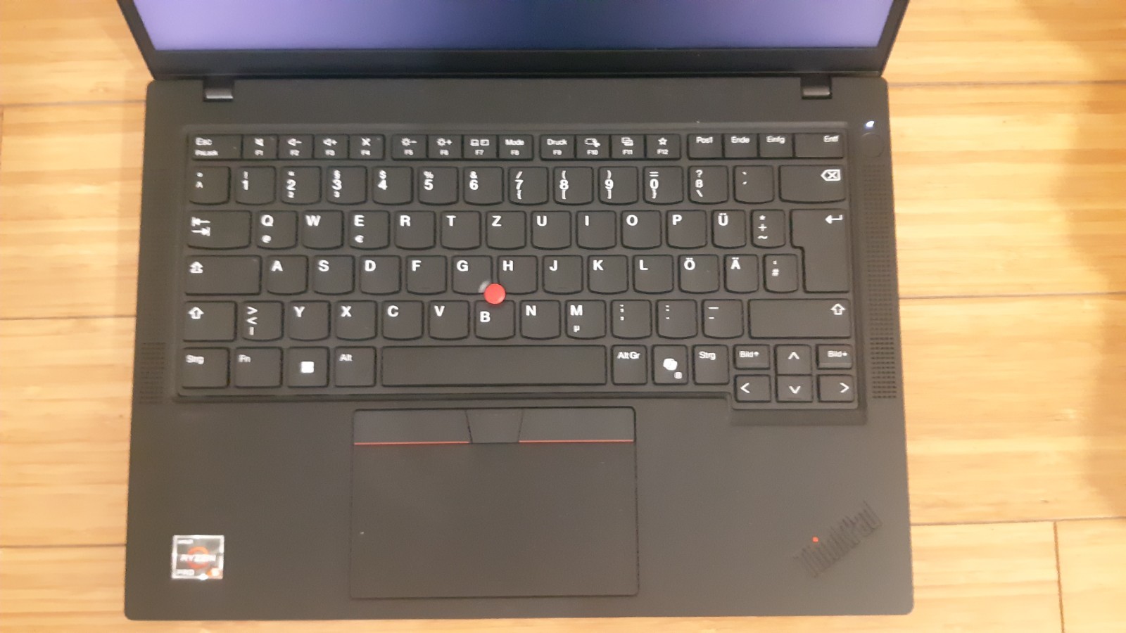Lenovo ThinkPad T14 Gen5 / Ryzen 5 Pro 8540U / 16GB / 512G *June 2029.*