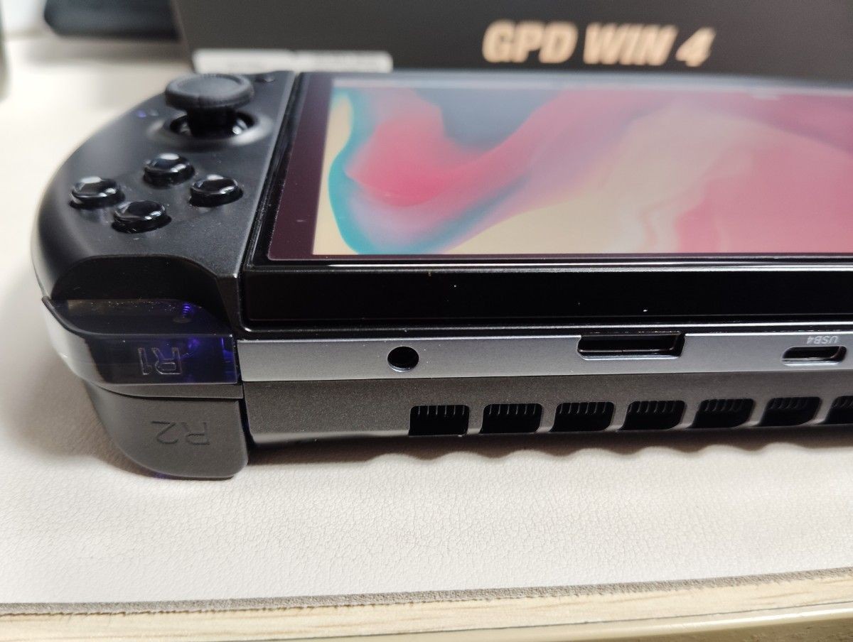 GPD WIN 4 Handheld Gaming PC Ryzen 7 6800U 16GB RAM 1TB SSD