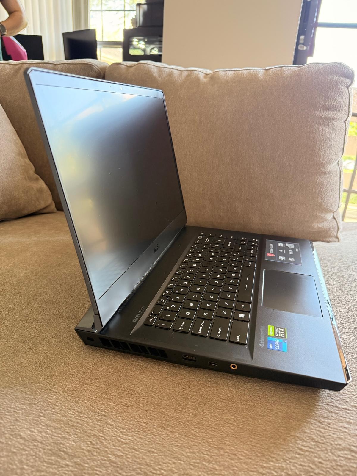 MSI GE66 Raider 15.6″QHD 240Hz i7 RTX 3070 16GB RAM 1.5TB Dual SSD Gaming Laptop