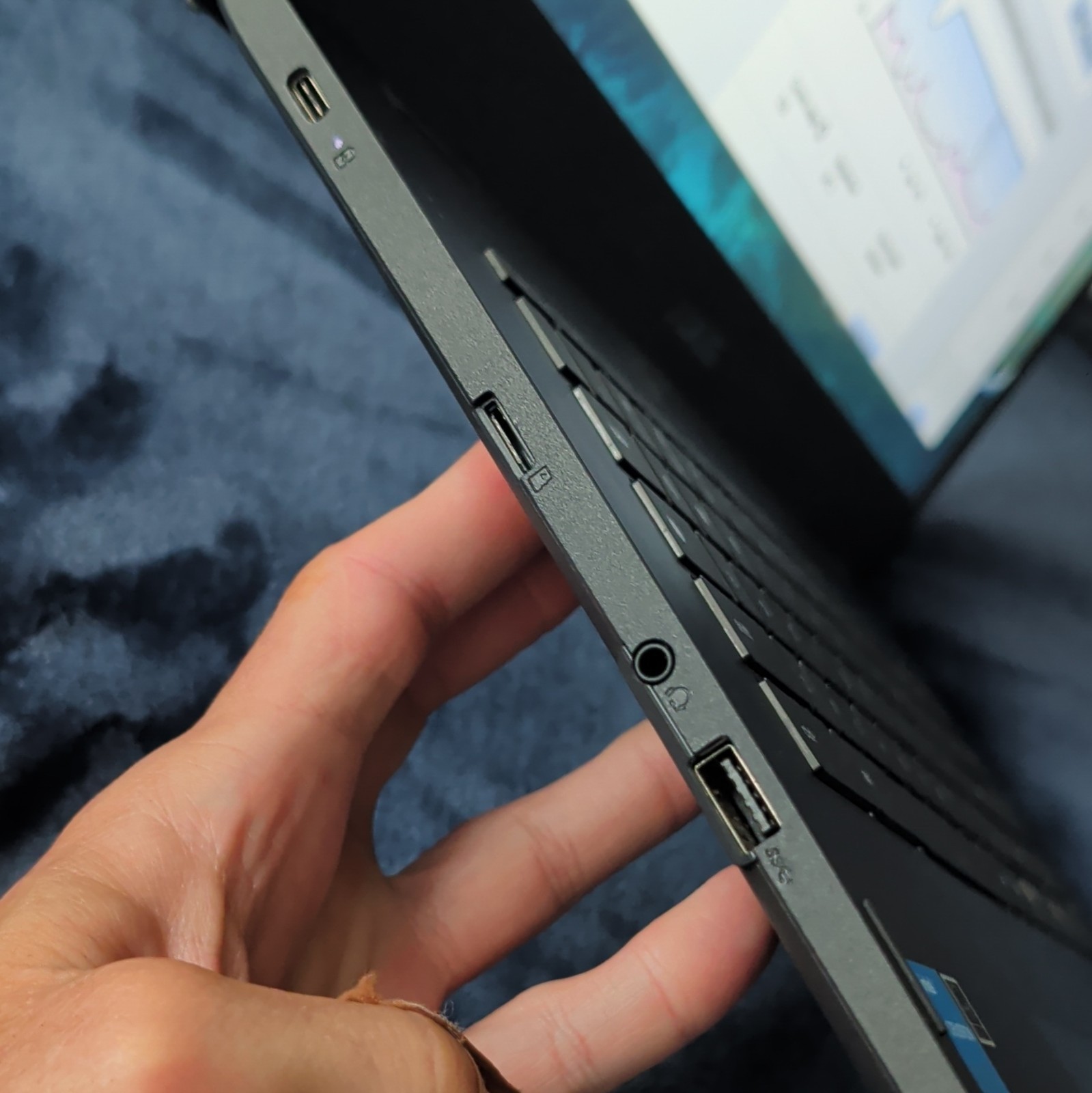 ASUS Chromebook 15.6″ FHD Chrome OS Celeron N4500 4GB 32GB eMMC Black