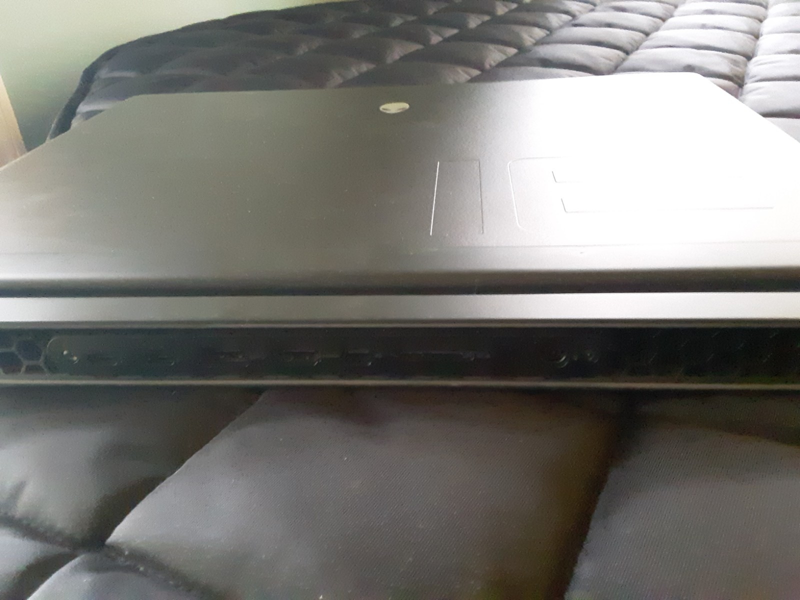 Alienware M18 R2 Gaming Laptop RTX 4070 / i7-14700HX/1TB SSD/16GB RAM