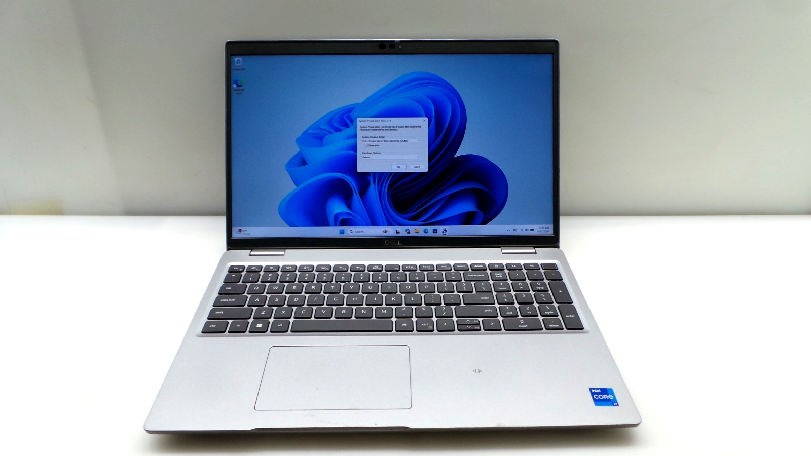 Dell Latitude 5520 15.6″ | i7-1165G7 2.80GHz | 16GB RAM 512GB NVMe | WIN 11 PRO
