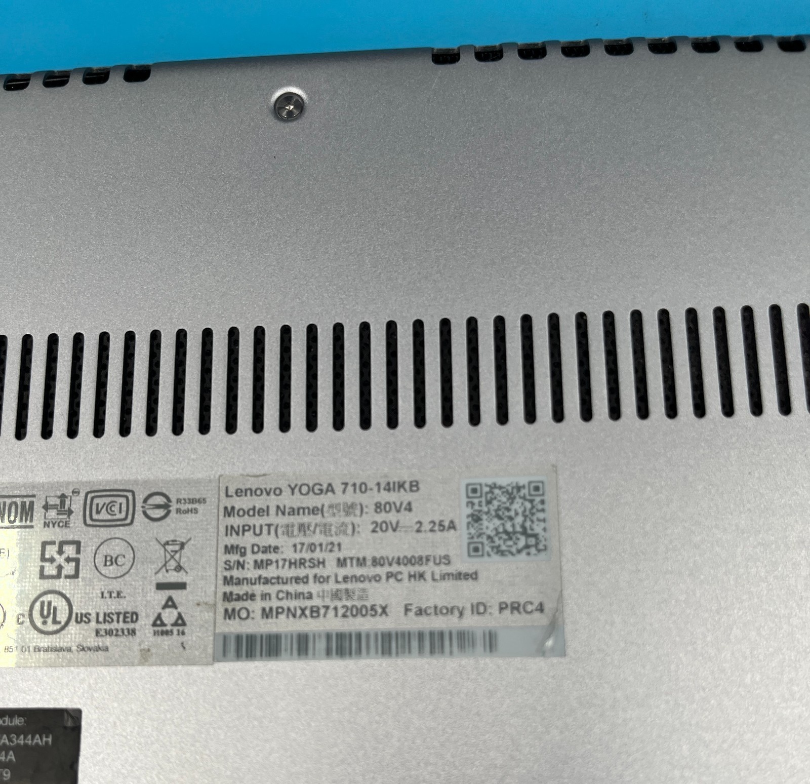 *LENOVO YOGA 710-14IKB 2-in-1 Laptop TOUCH INTEL i7-7500U/8GB/256GB NO OS/CORD*