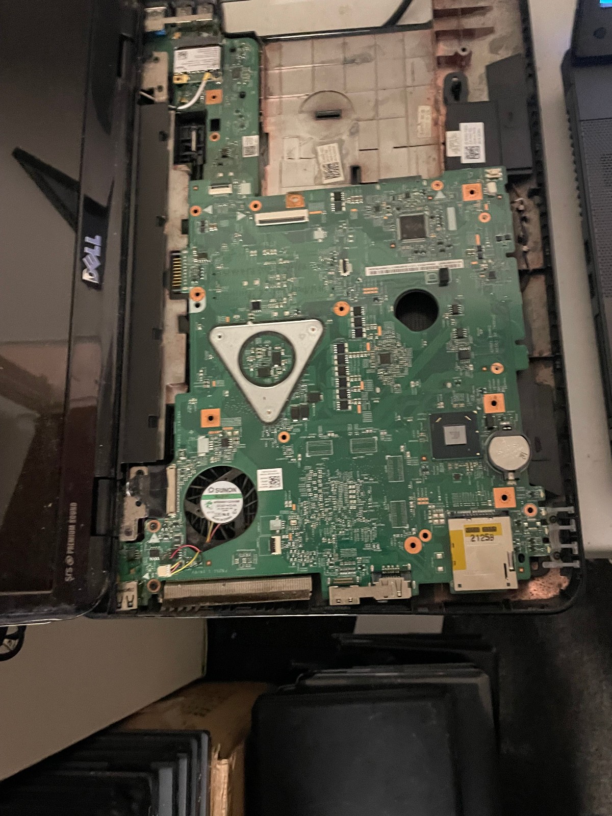 Lot of 3 Dell laptops: Vostro 1520, Inspiron M5030, N5110 Fix/repair wholesale