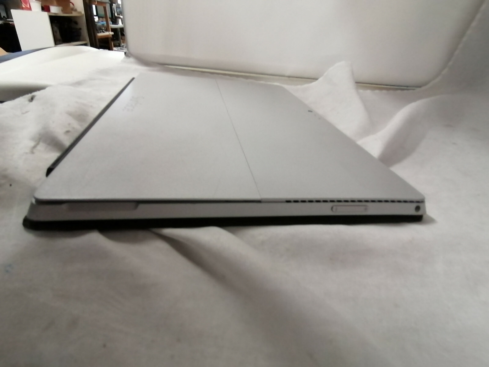 Microsoft Surface Pro 3 Core i7-4650U/8GB/512GB Cracked Digitizer, No Touch