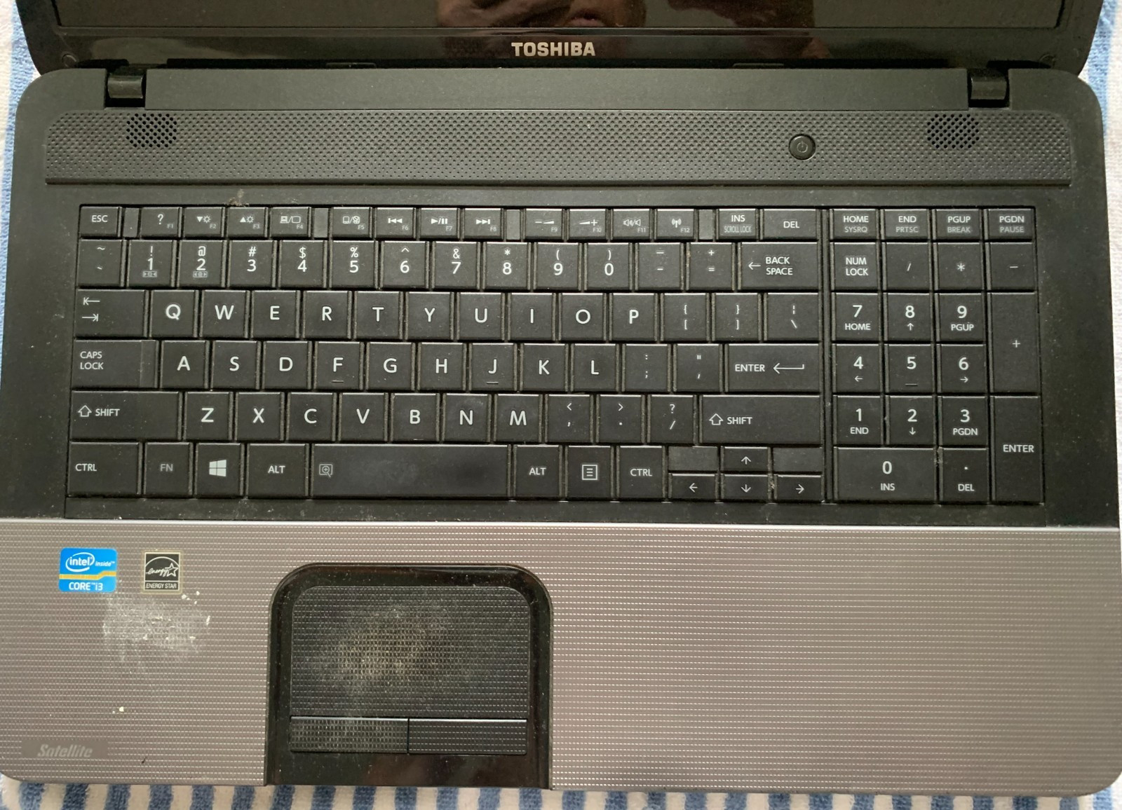 Toshiba Satellite C875-S7341 Intel i3-2328M 2.20Ghz 4GB Ram Chg. Battery. No HDD