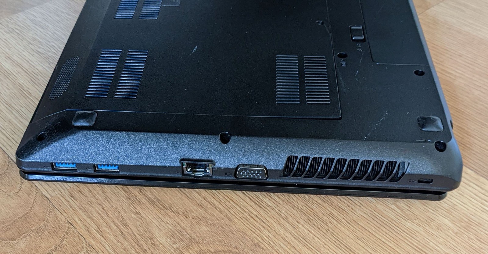 BROKEN SCREEN – Lenovo G580 15.6″ Intel Pentium Processor | For Parts