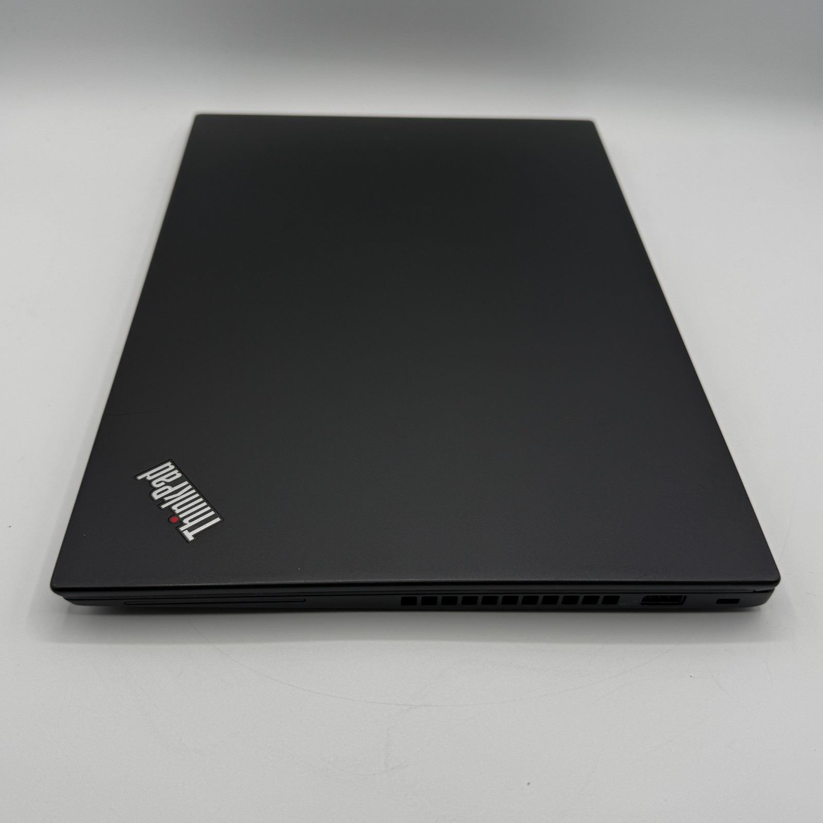 Lenovo ThinkPad T490s 14″ i7-8565U 16GB RAM 256GB SSD Win11 Pro See Pictures