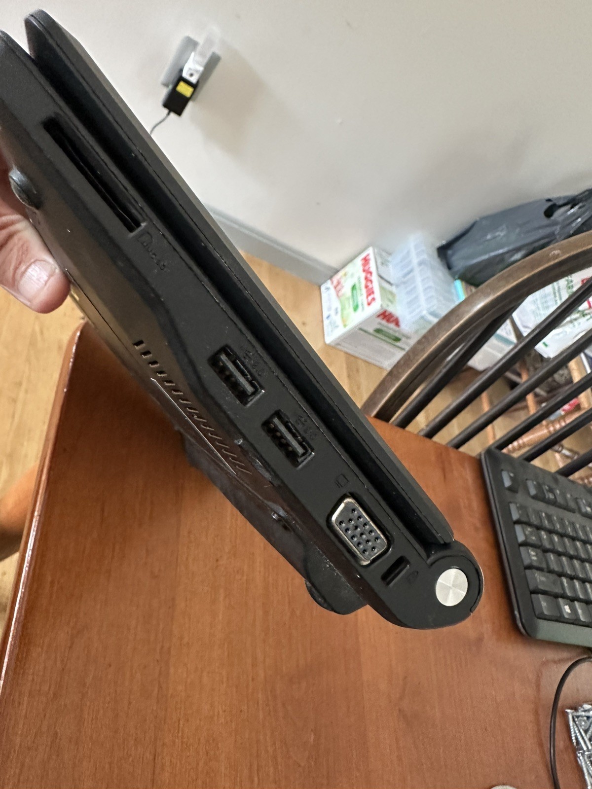 ASUS Eee PC 701 4G Working complete with new power supply 4GB SSD