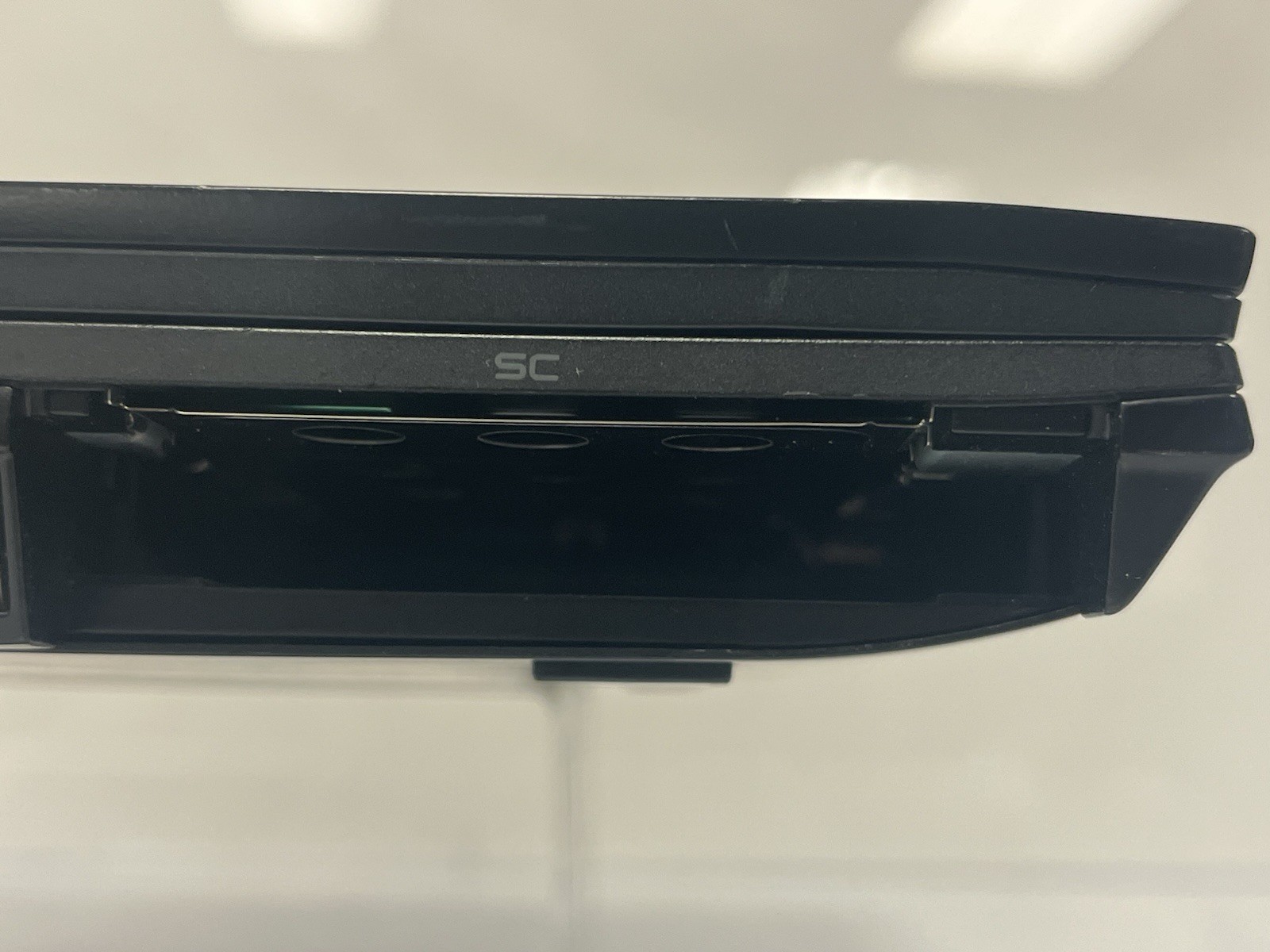 Dell Latitude E6400 14.1″ Intel C2D P8700 2.53GHz NO Ram NO HDD FOR PARTS