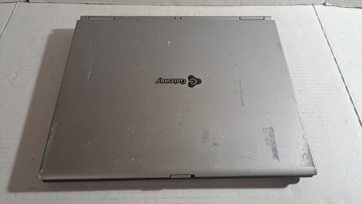 GATEWAY 4540 WINDOWS XP LAPTOP PC FOR PARTS OR REPAIR
