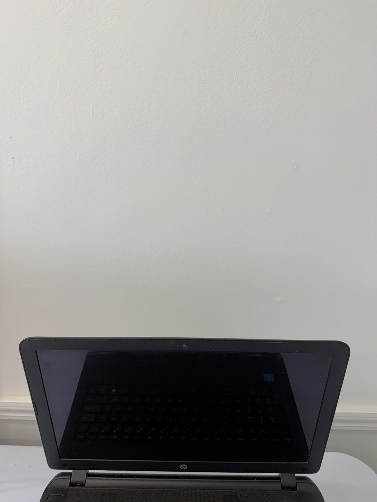 HP Laptop 15-f222 wm – Good Screen – Intel Pentium N3540 – Read Des