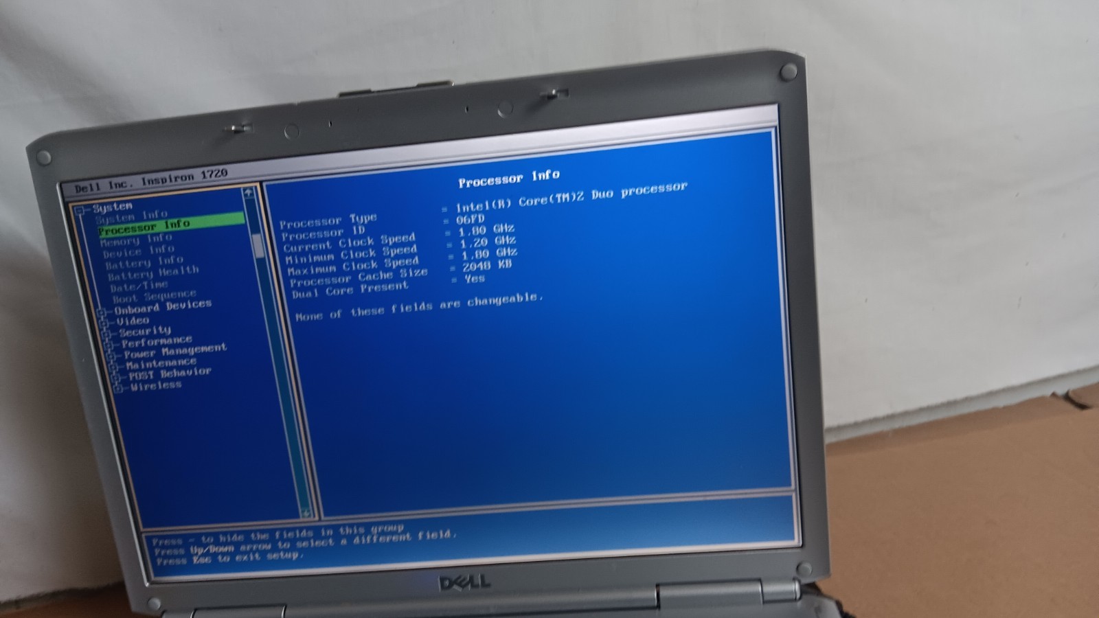 17″ Dell Inspiron 1720 laptop 1.80 GHz 17″ LCD Screen NVIDIA GeForce 8400M GS