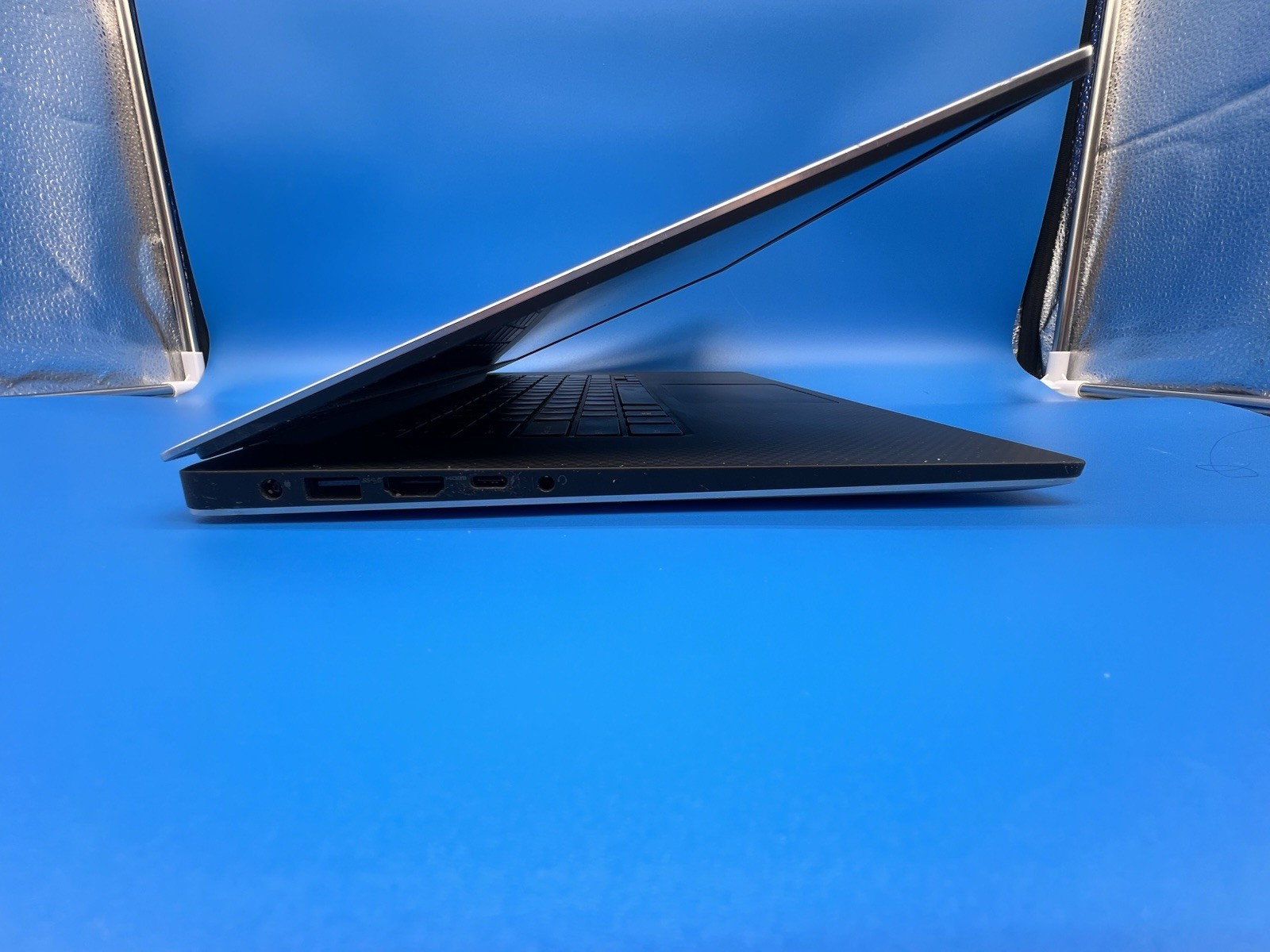 Dell XPS 15 7590 15.6” i5-9300H 8GB RAM 256GB SSD Windows 11 Pro