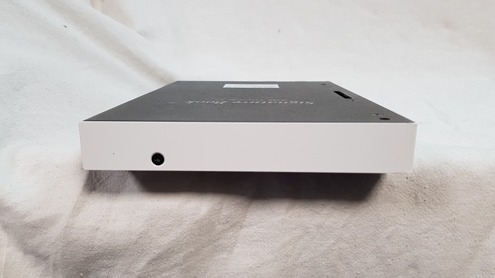 iBase se-102-n Intel Atom E3950 4GB 64GB SSD NO OS Mini PC Digital Signage
