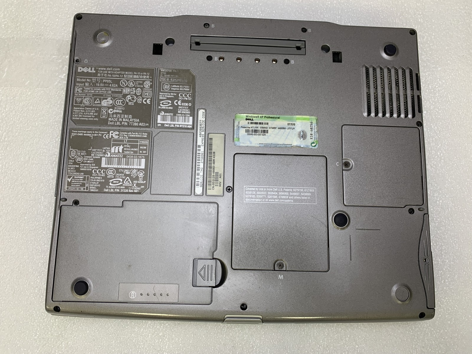 Vintage Dell Latitude D600 Intel Pentium M 1.60GHz 512MB RAM NO HDD/OS
