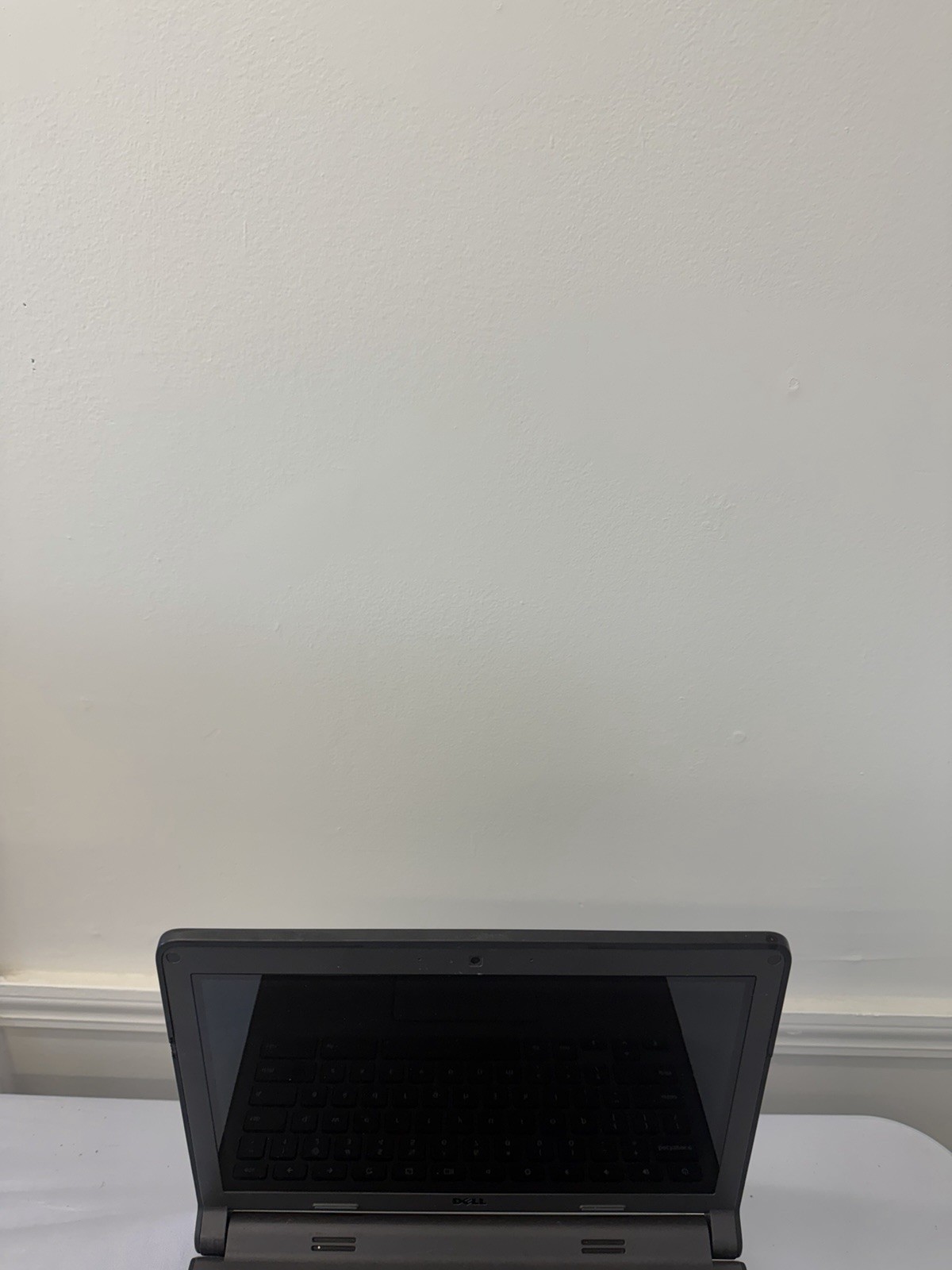 Dell Chromebook 11-P23T Laptop – Intel Celeron N2840 – RAM 4GB – Read Des