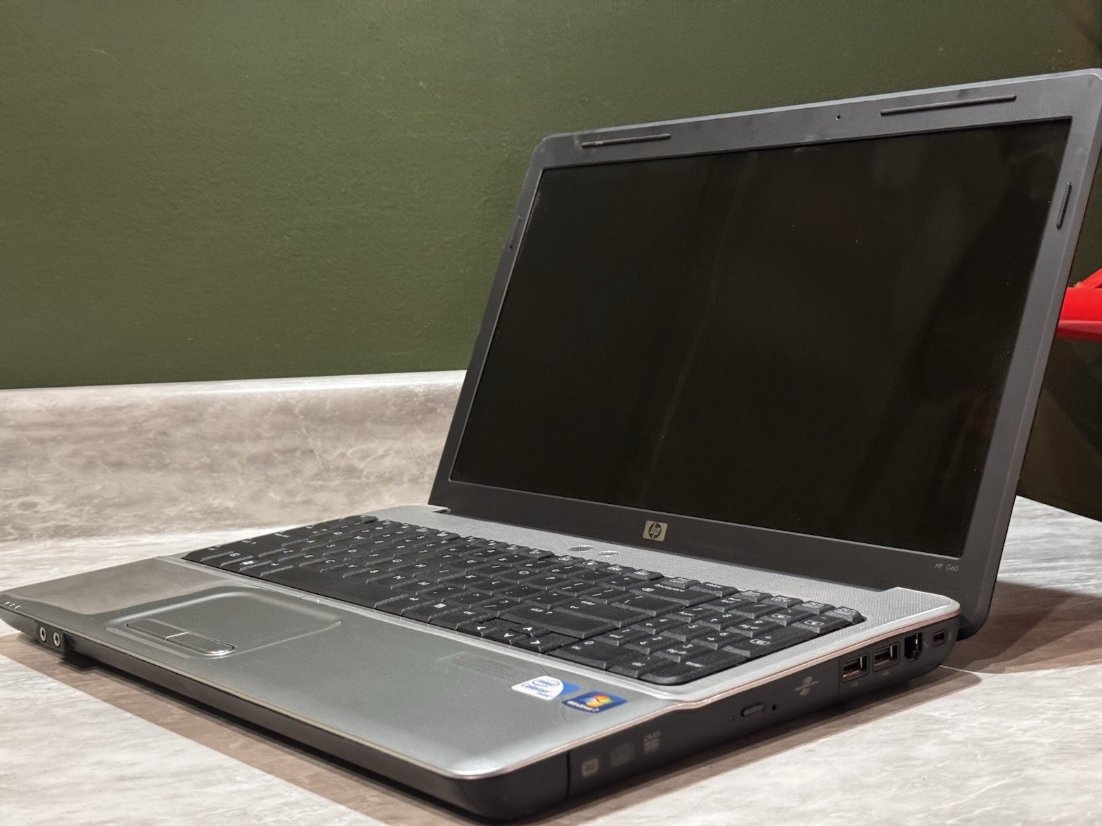 HP G60 Laptop Intel Celeron 900 2.2GHz 2gb RAM 250gb HDD Windows 7